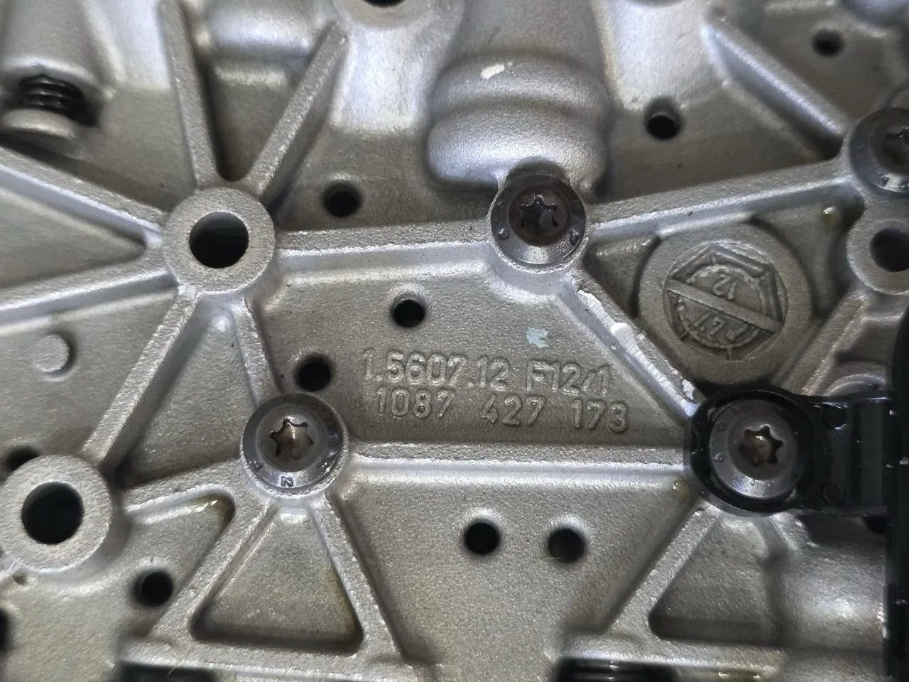2011-2015 BMW F10 535i A/T Mechatronic Transmission Valve Body 1090128334 image 3