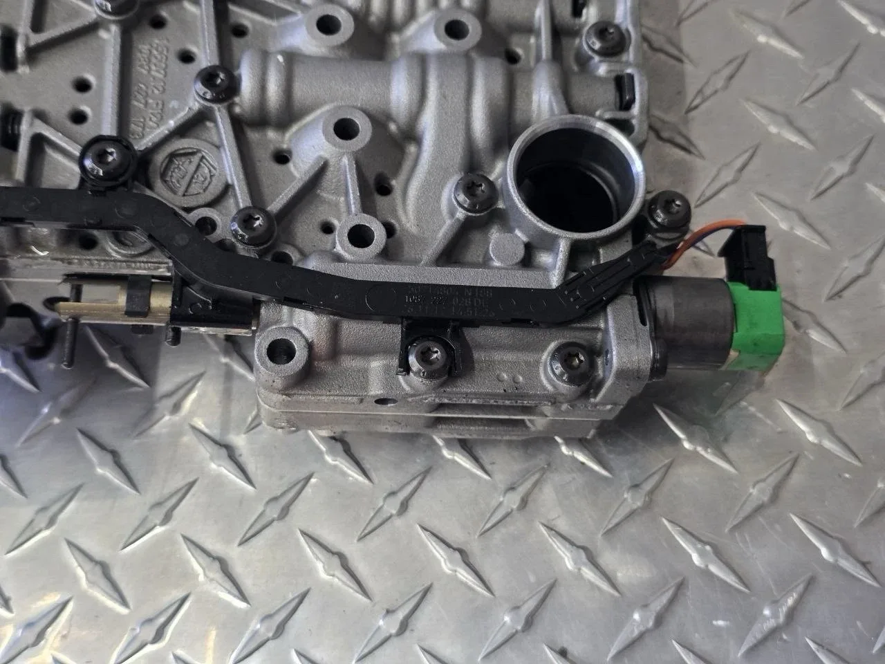 2011-2015 BMW F10 535i A/T Mechatronic Transmission Valve Body 1090128334 image 4