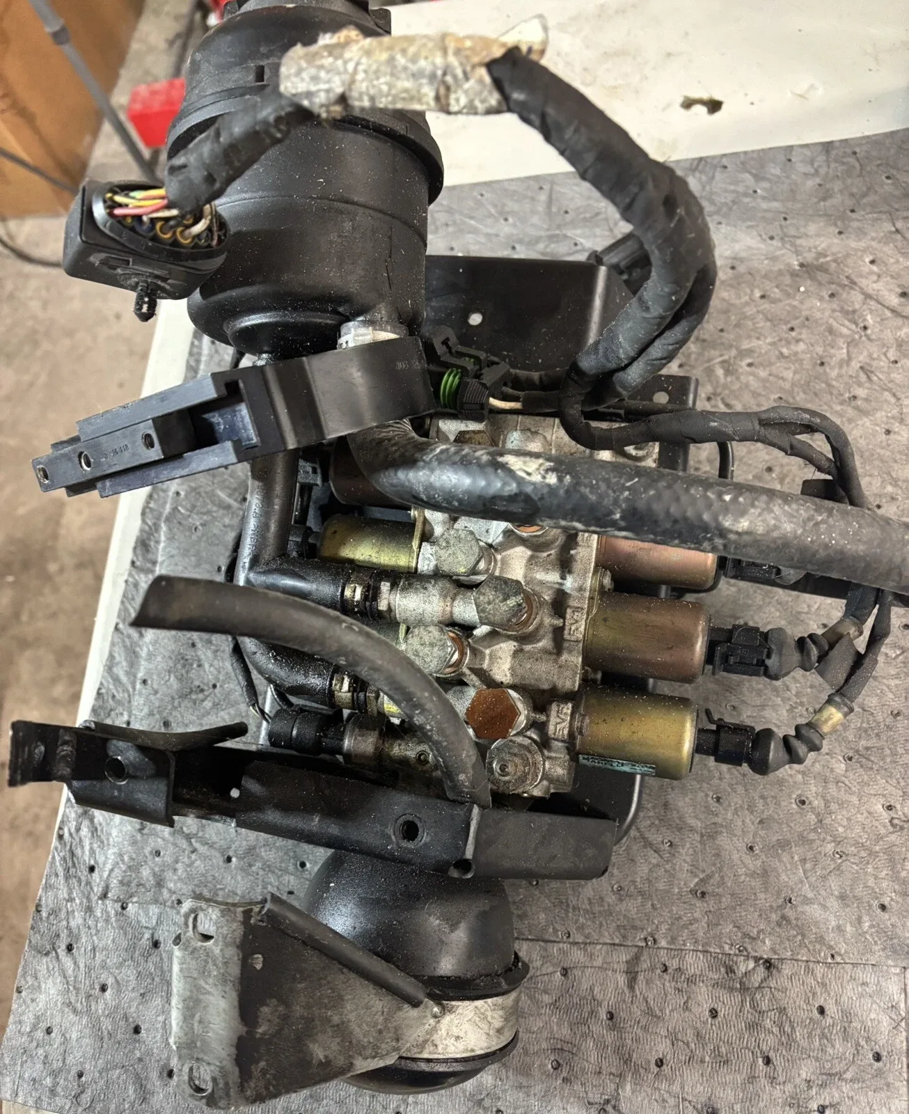 Lamborghini Gallardo Murciélago e-gear Control Valve & Pump 086325181C