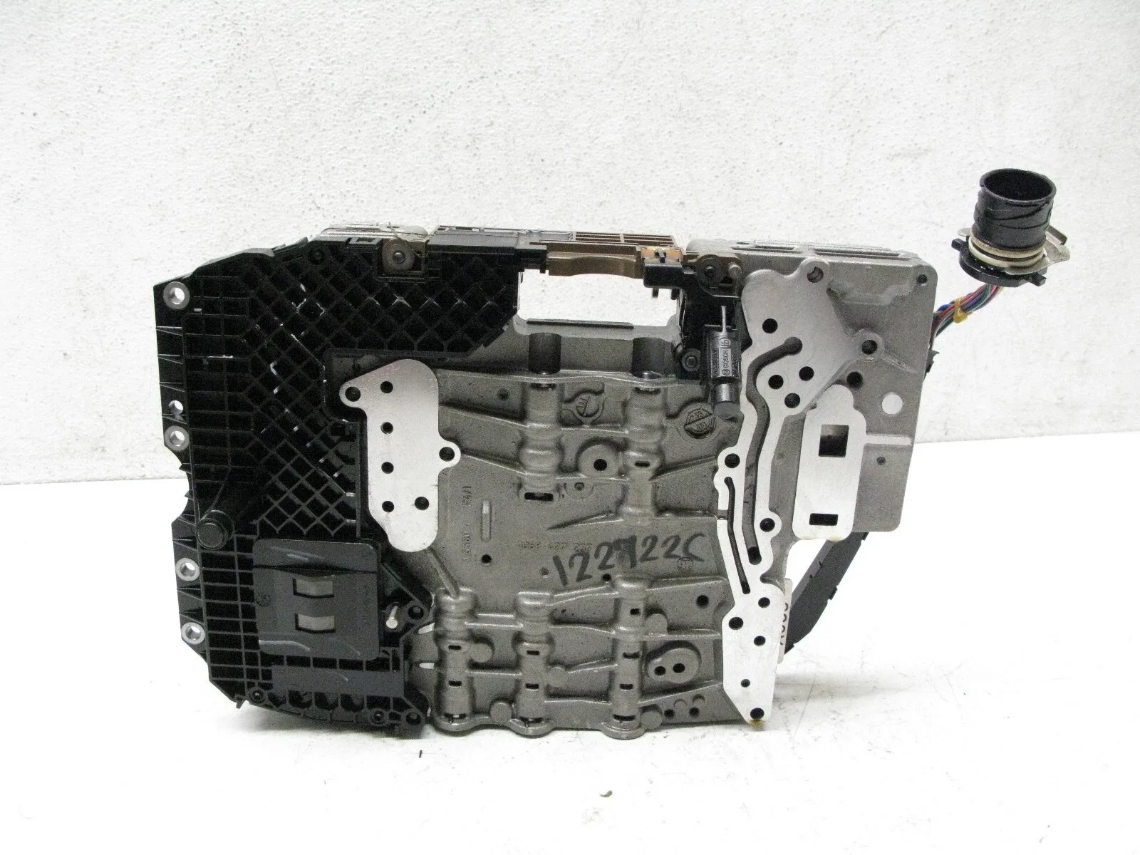 2009-2010 Audi A5/A4 2.0 Quattro LML Mechatronic Transmission Valve Body 0 260 550 040
