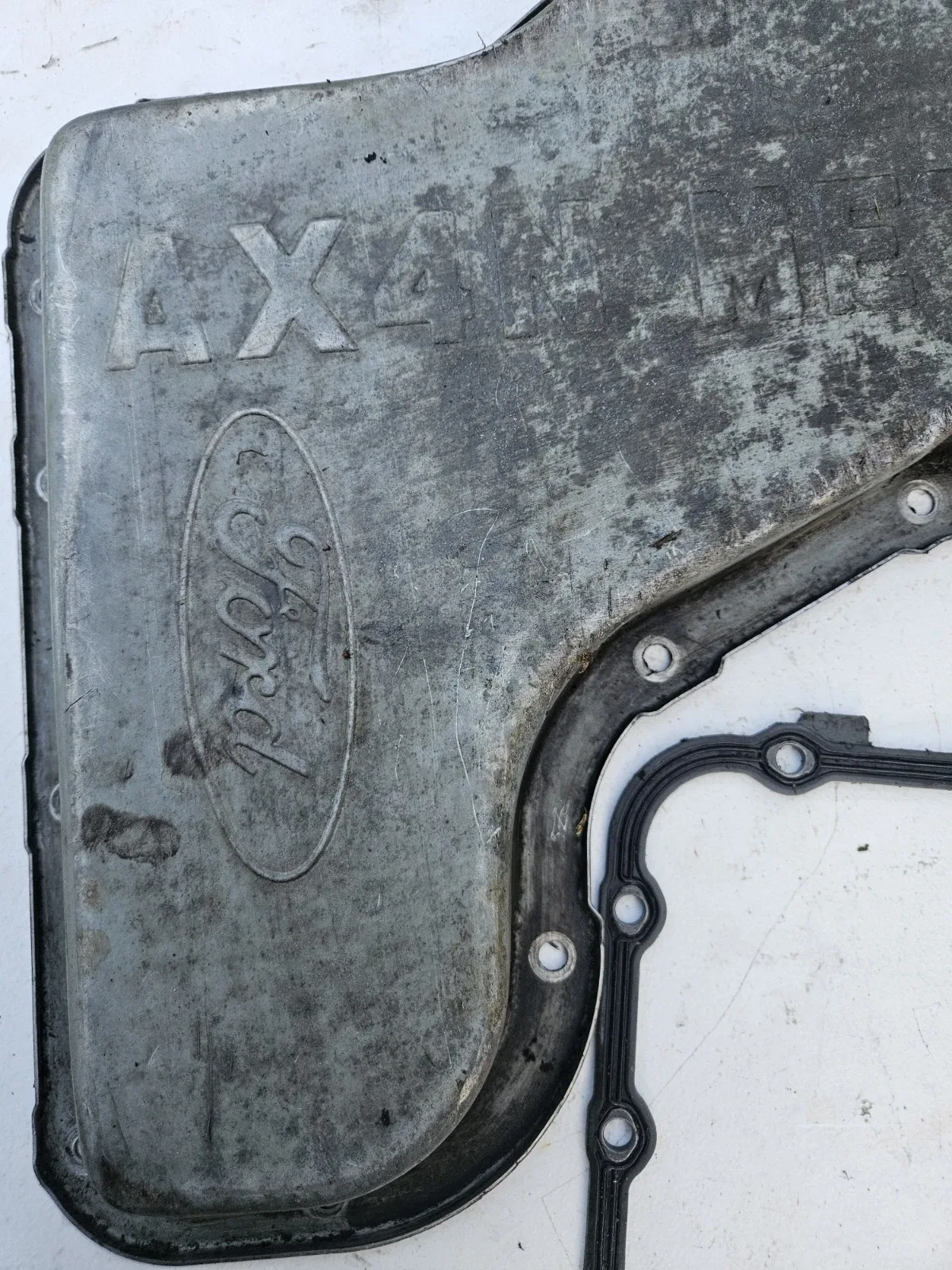 2001-2003 Ford Taurus 3.0L Automatic Transmission Oil Pan image 2