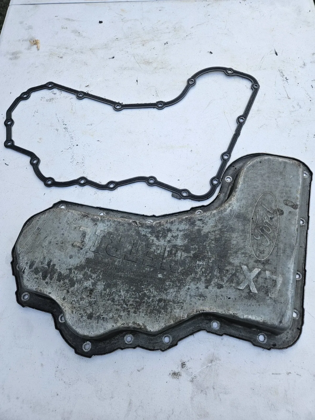 2001-2003 Ford Taurus 3.0L Automatic Transmission Oil Pan