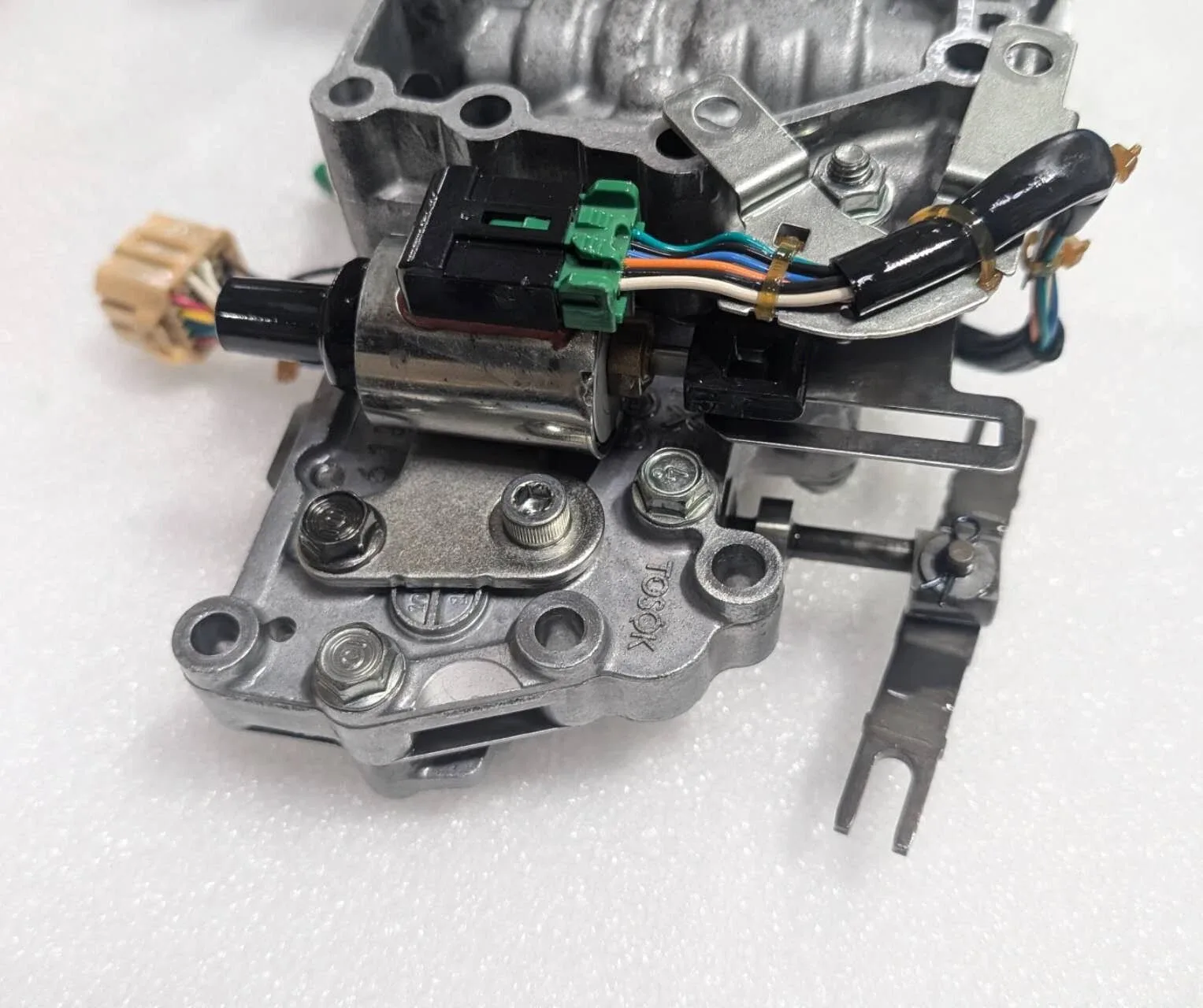 Nissan Infiniti CVT Valve Body RE0F09A / JF010E - OE 31705-1XE4E image 4