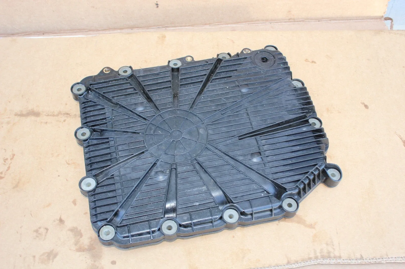 DCT Transmission Oil Pan Fits For BMW M2 M3 335i M5 M6 M4 sDrive35i 28107842385 image 2