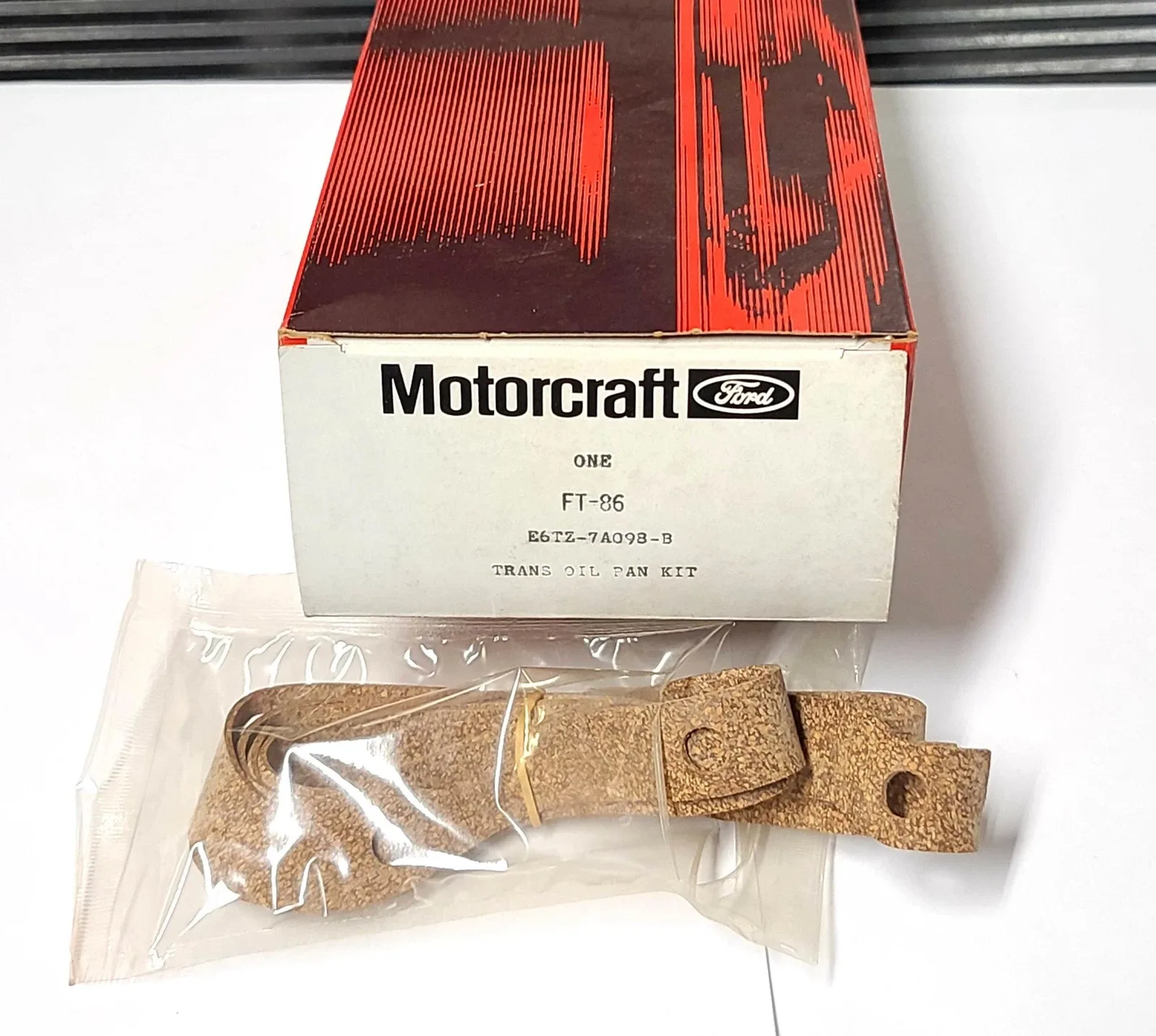 NOS 86 Ranger Automatic A4LD Motorcraft Ford Trans Oil Pan Kit FT-86 *as shown*
