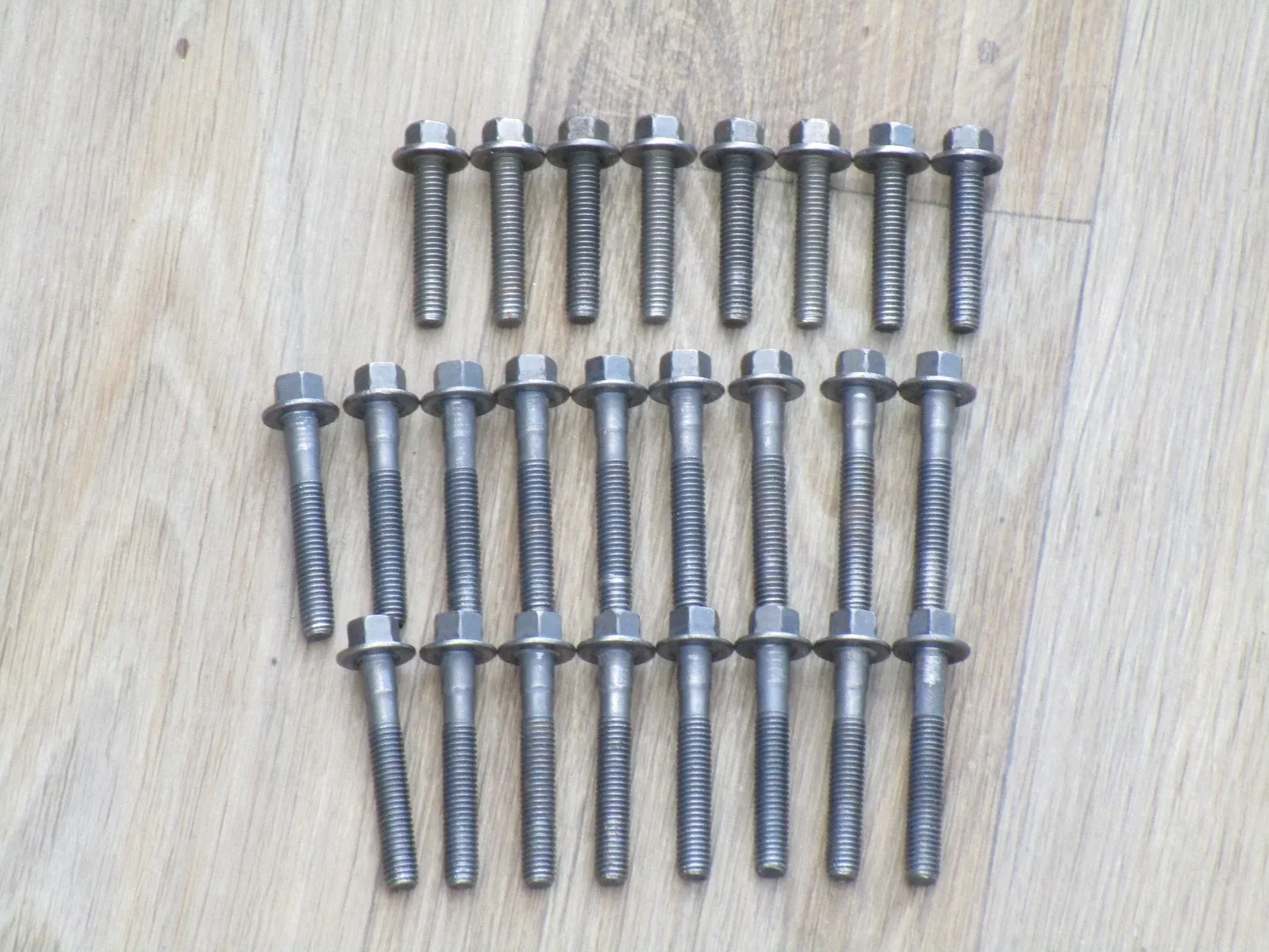 1987-1993 Ford Mustang 5.0 AOD Valve Body Bolts image 3