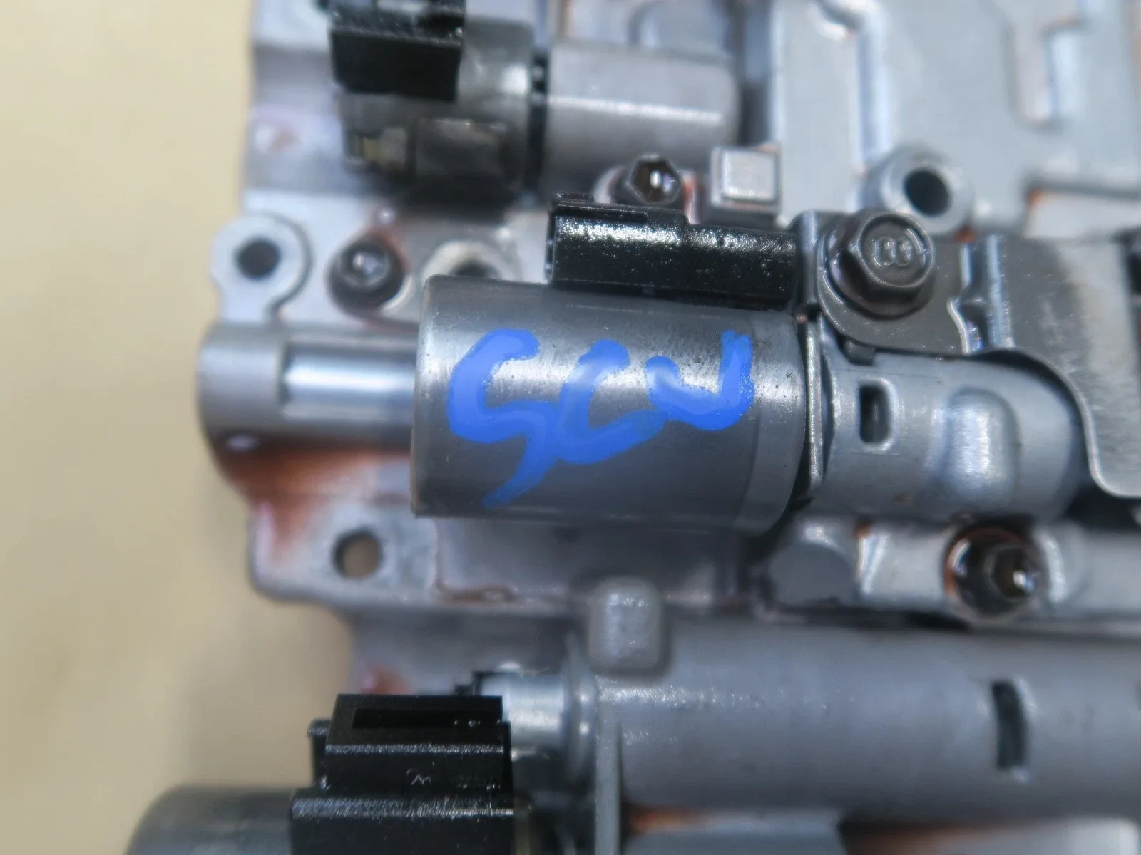 1998-2000 Lexus SC400 (UZZ30L) A650E Automatic Transmission Valve Body Mechatronic OEM image 2