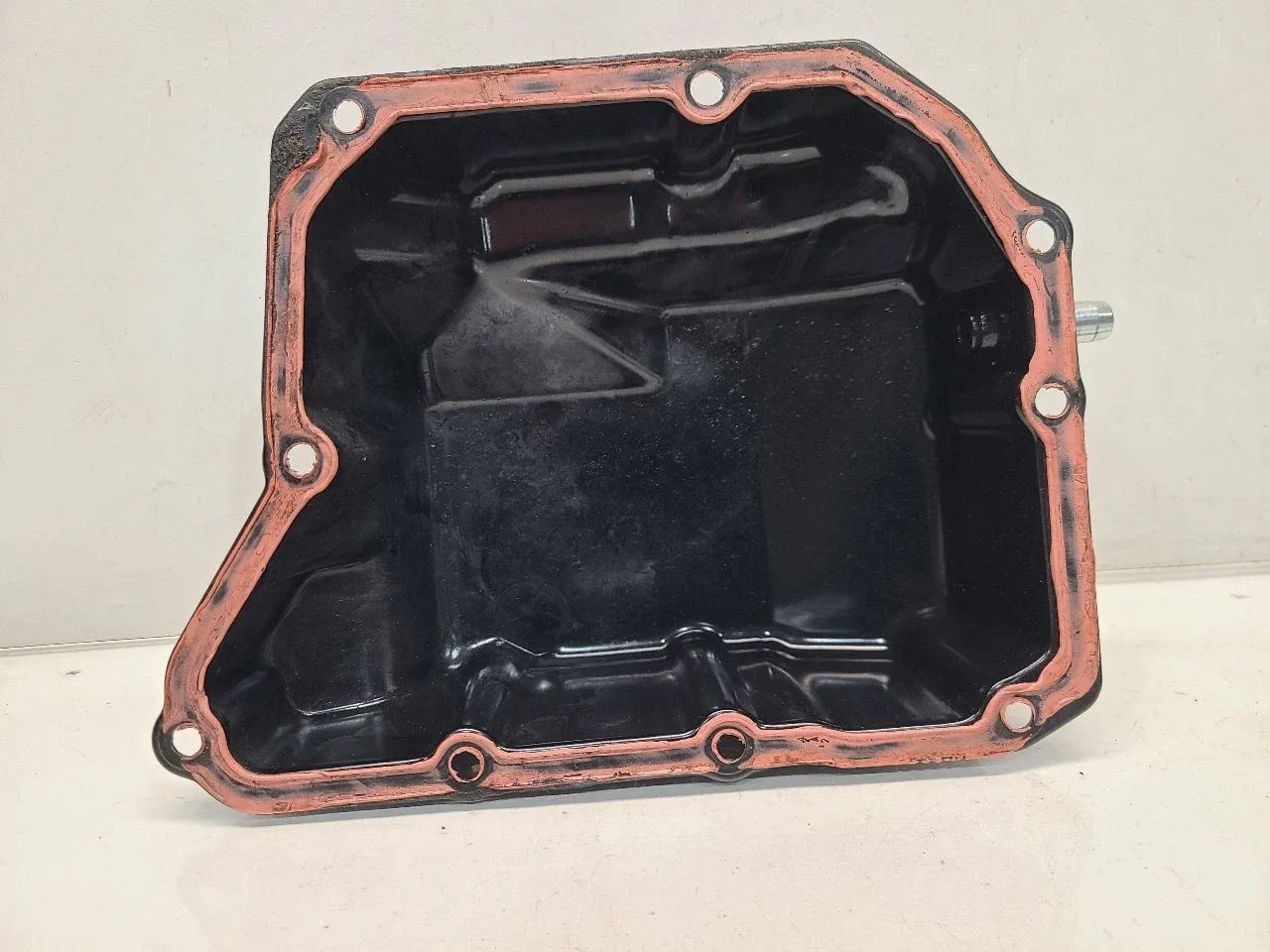 2008 Volvo C30 T5 (2.5L / AT / Hatchback) Transmission Oil Pan image 4