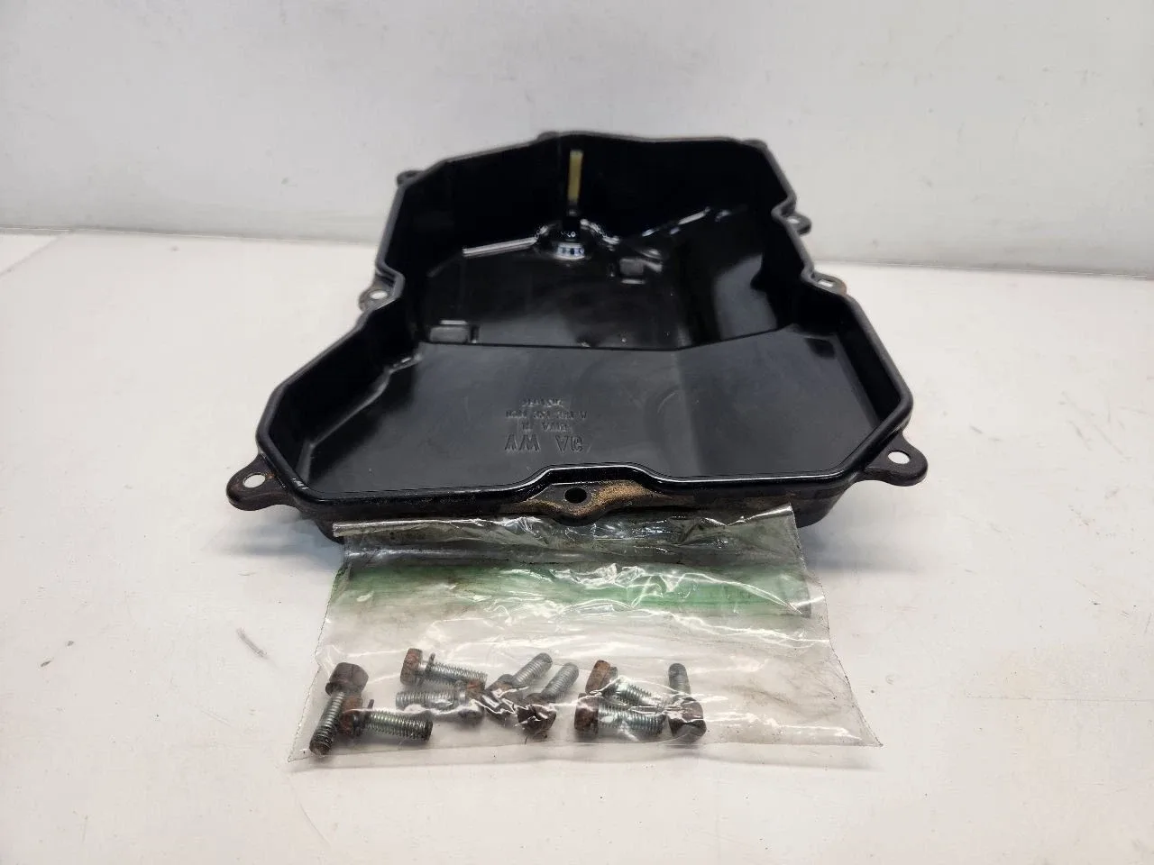 2009 Volkswagen Tiguan (2.0L / AT / Turbo) Transmission Oil Pan image 3