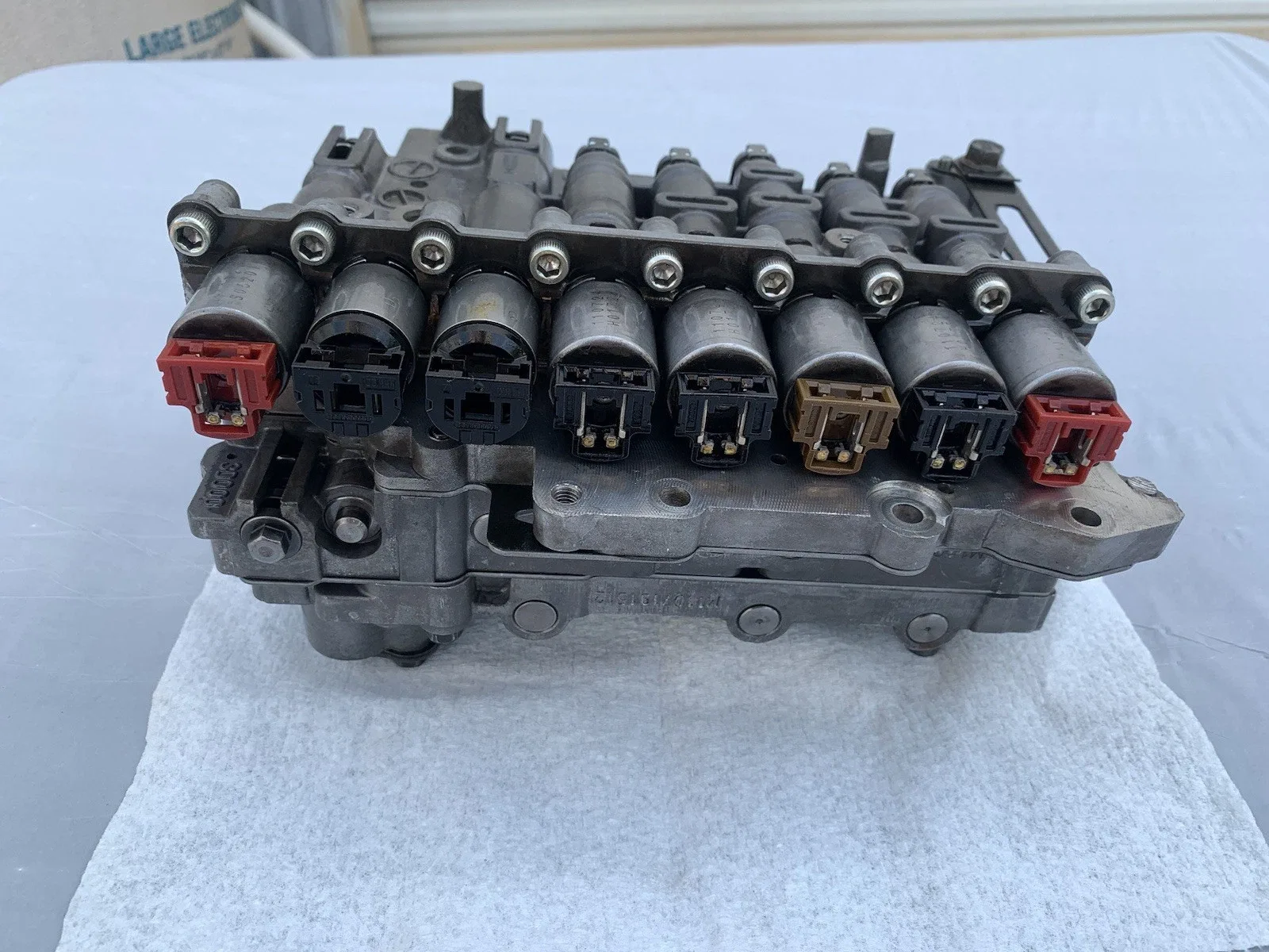 Kia Valve Body A6FM2H (Used) image 4