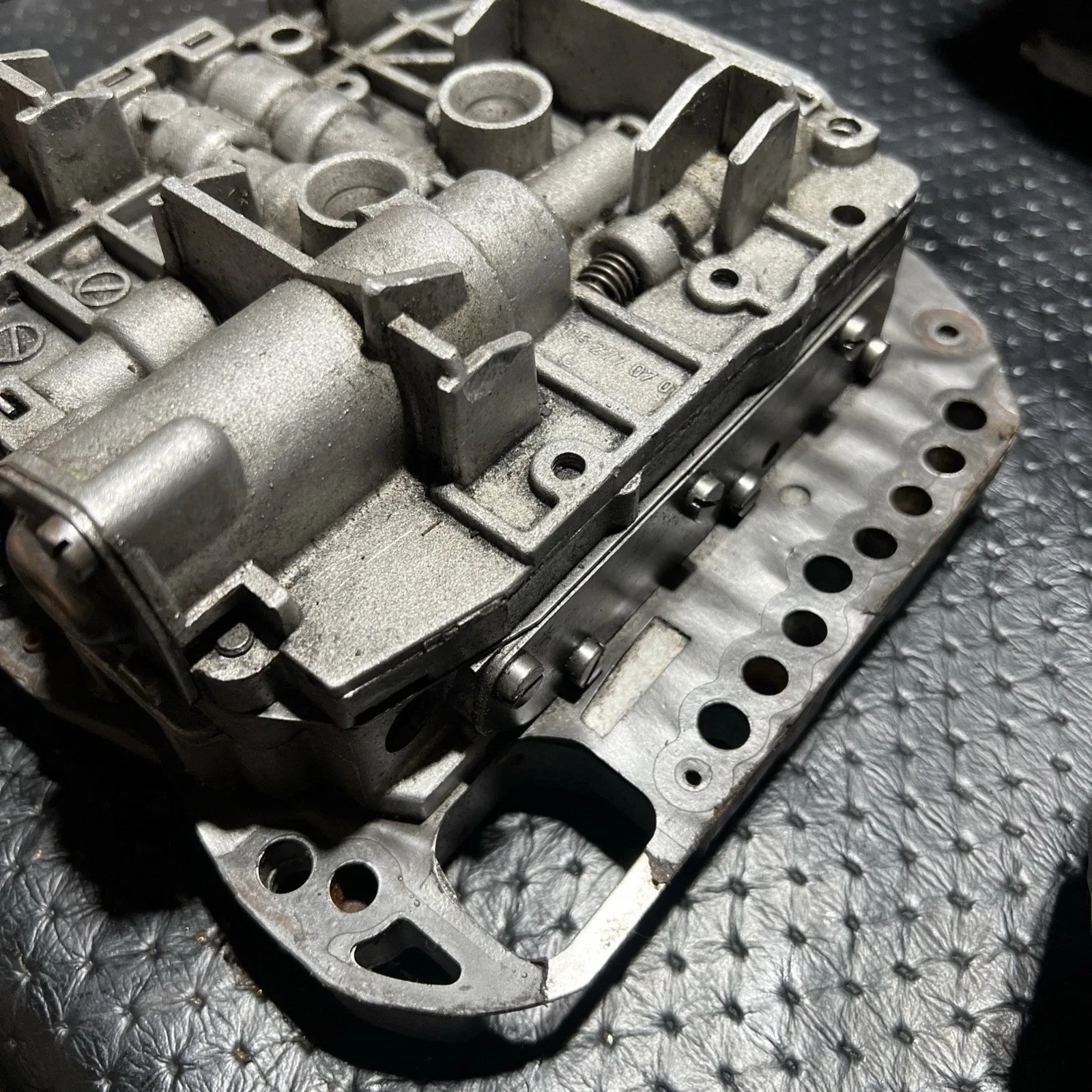 Mercedes-Benz W123 722.122 Valve Body - 1162770701 image 3