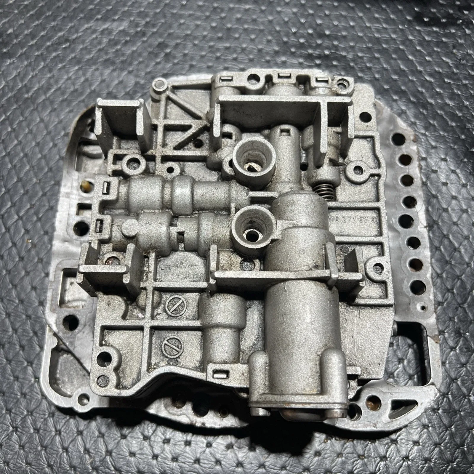 Mercedes-Benz W123 722.122 Valve Body - 1162770701
