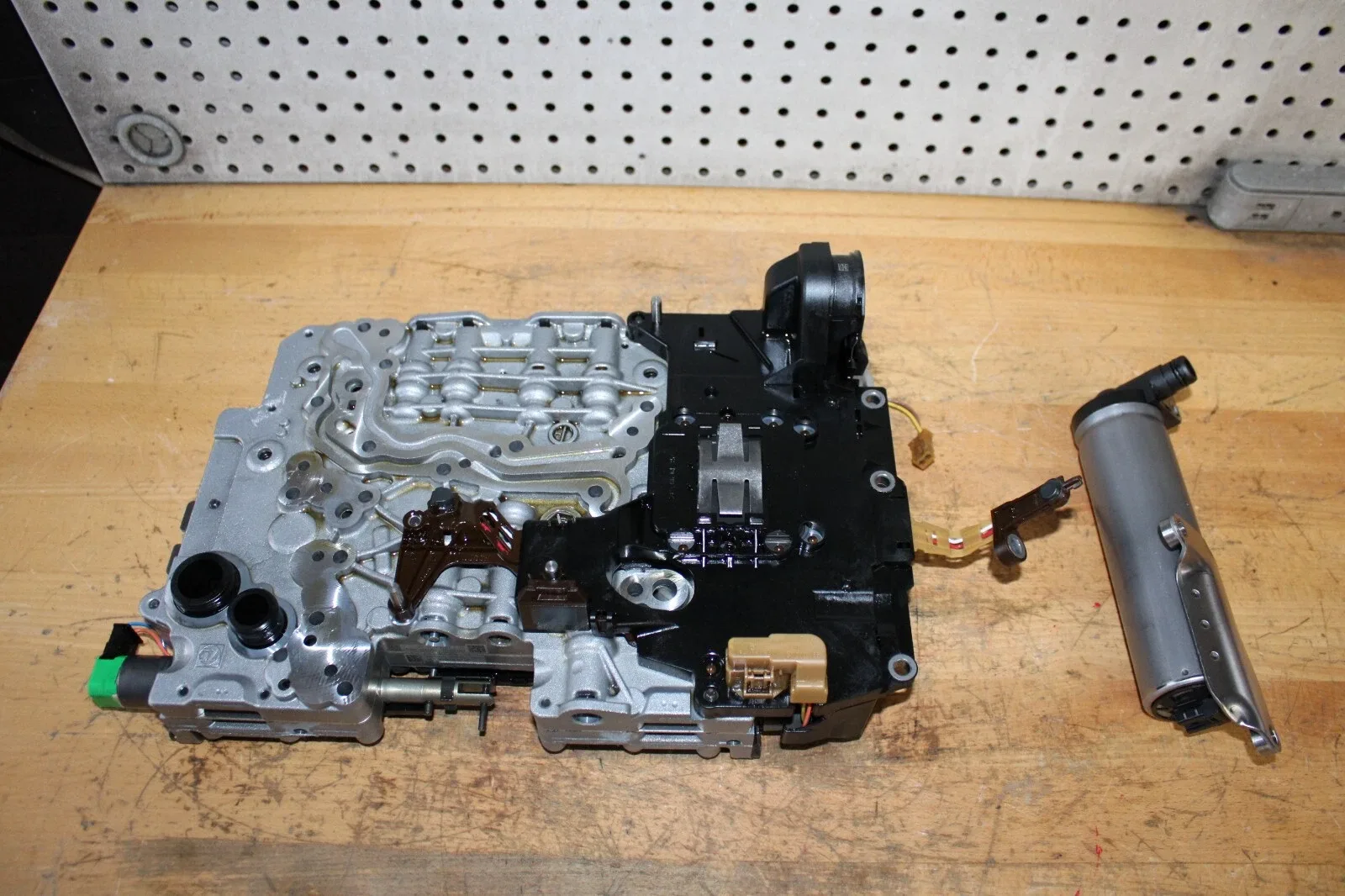 2012-2016 BMW 320i/328i ZF8HP45 Valve Body Mechatronics 0260550074