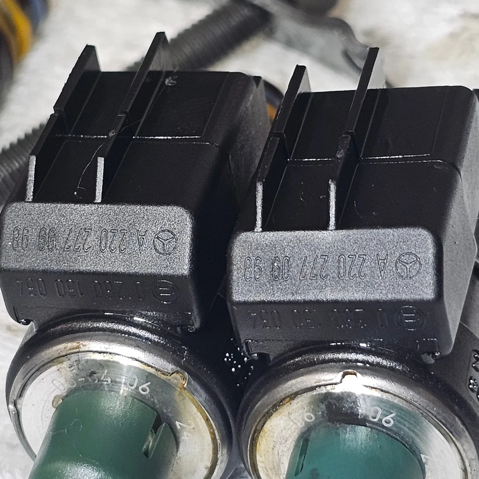 Mercedes-Benz 7G Shift Solenoid Valve Set A2202771098 - CLS550 S550 ML350 GL450 image 3