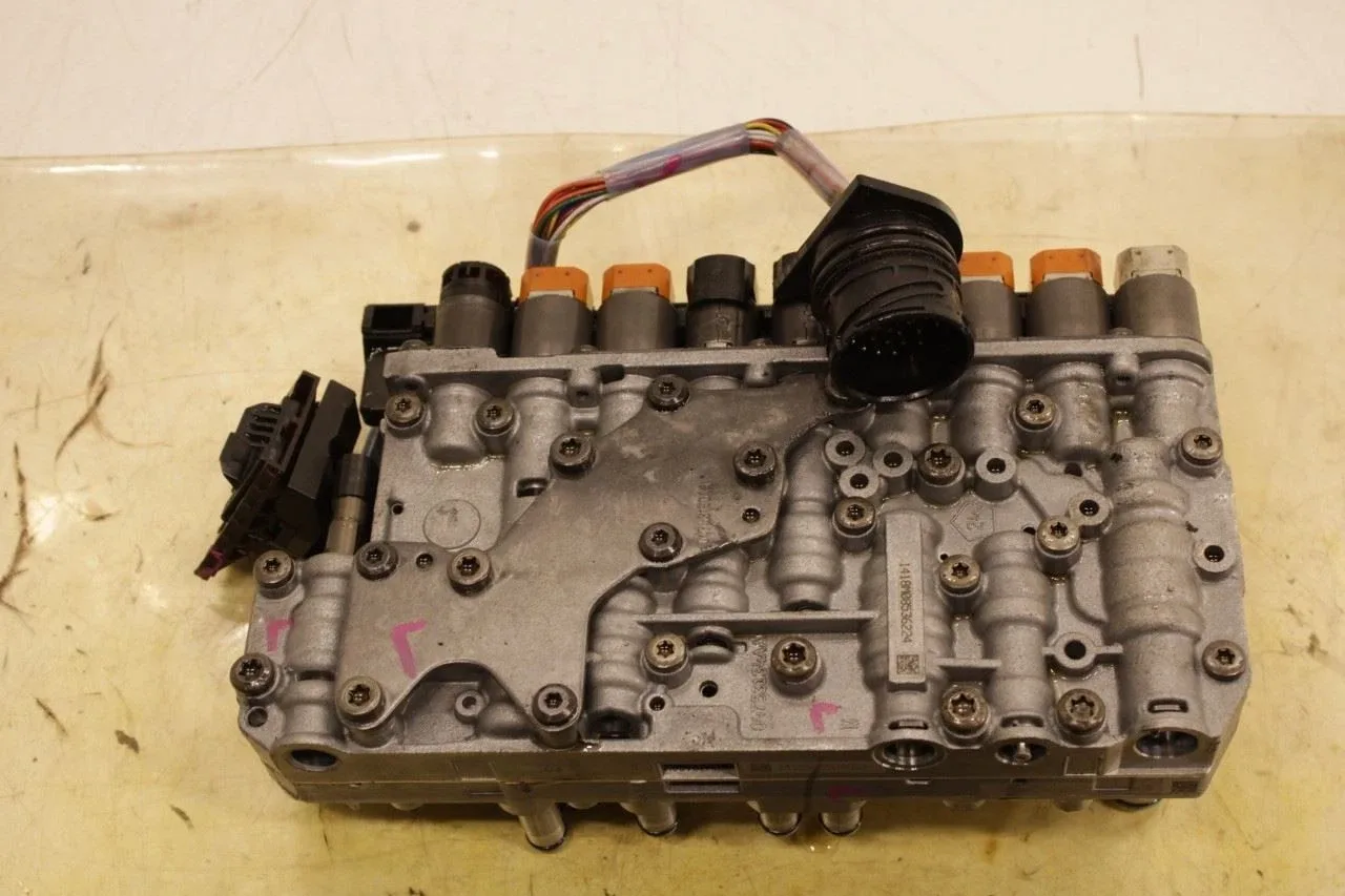 2017-2023 Jeep Cherokee Latitude 3.2L 9-Spd Valve Body - 68318224AA image 2
