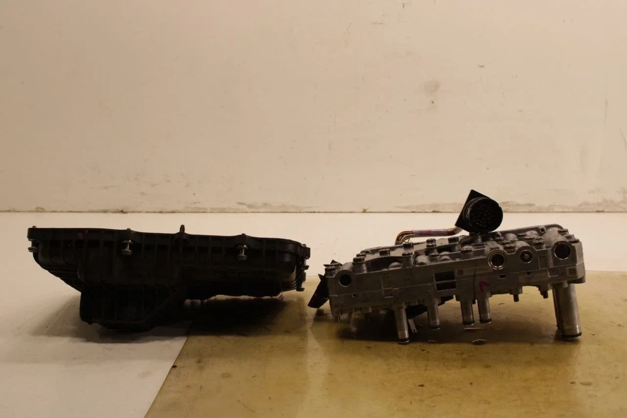 2017-2023 Jeep Cherokee Latitude 3.2L 9-Spd Valve Body - 68318224AA image 3
