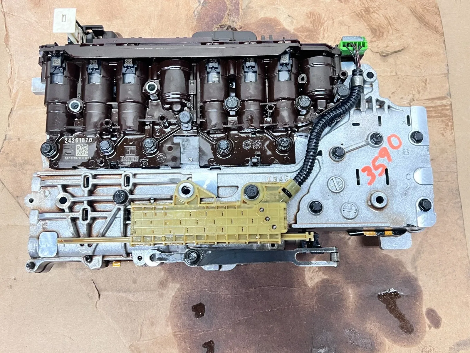 2011-2015 Cadillac CTS Coupe Automatic Transmission Valve Body Cover Set 24261870 image 2