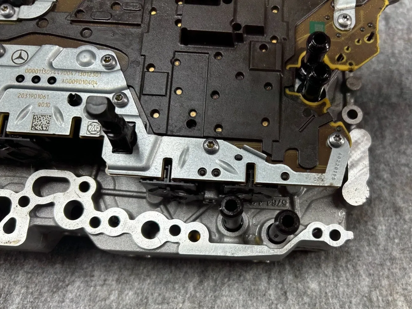 MERCEDES GLB 35 AMG X247 21-22 OEM AWD 2.0L AT AUTO TRANSMISSION VALVE BODY 73K image 2