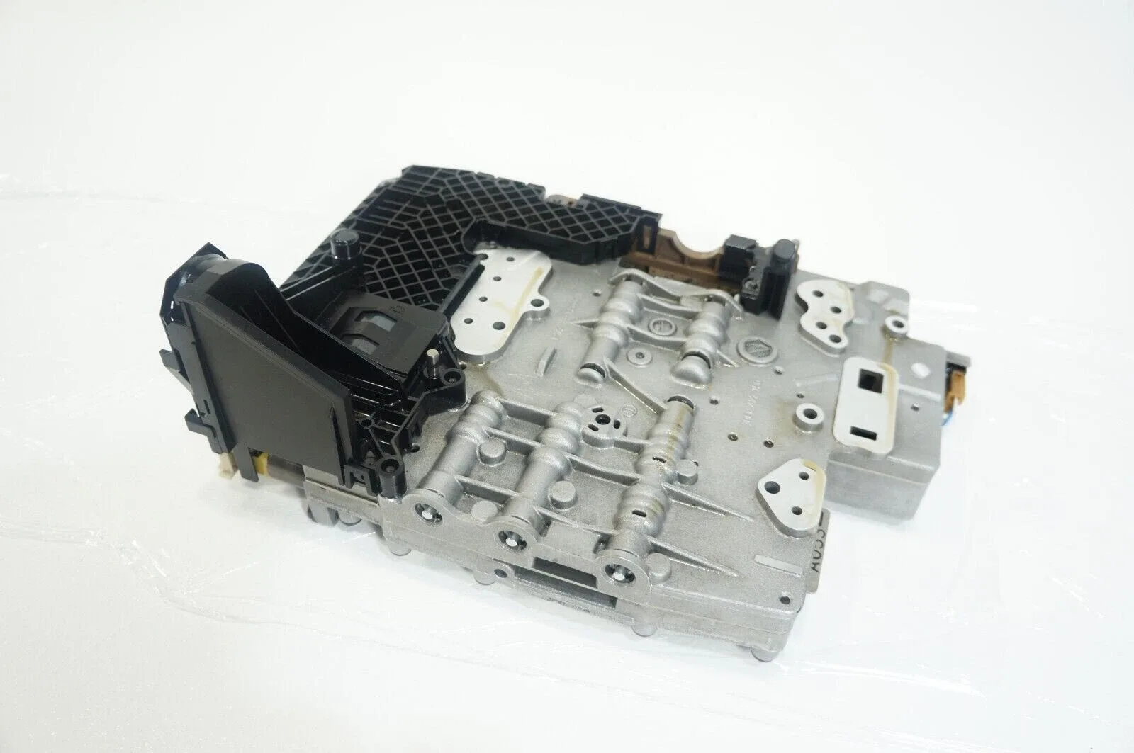 2009-2011 Jaguar XF (X250) 4.2L V8 Transmission Valve Body Mechatronic