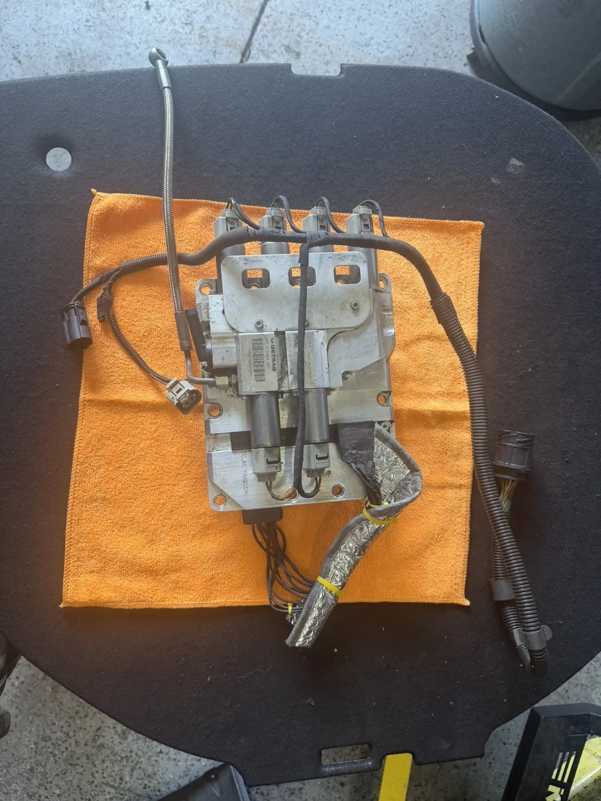 2006-2010 BMW E60 M5 / E63 SMG Valve Body 21542283744