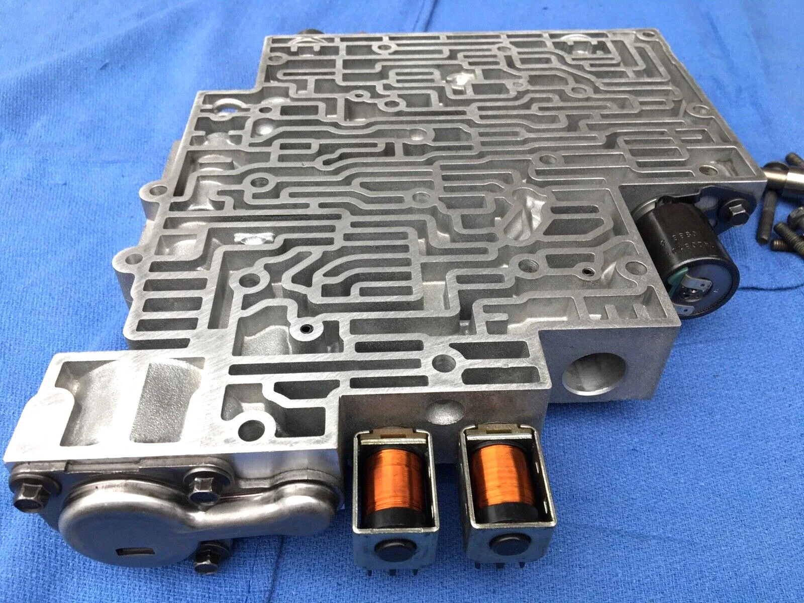 1992 4L60E Valve Body Assembly 8678393 image 4