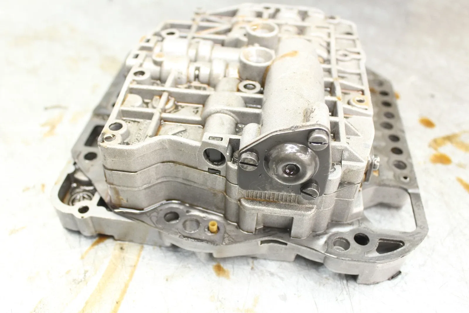 1982 Porsche 928S Valve Body A22.01 — R1152772001 image 4