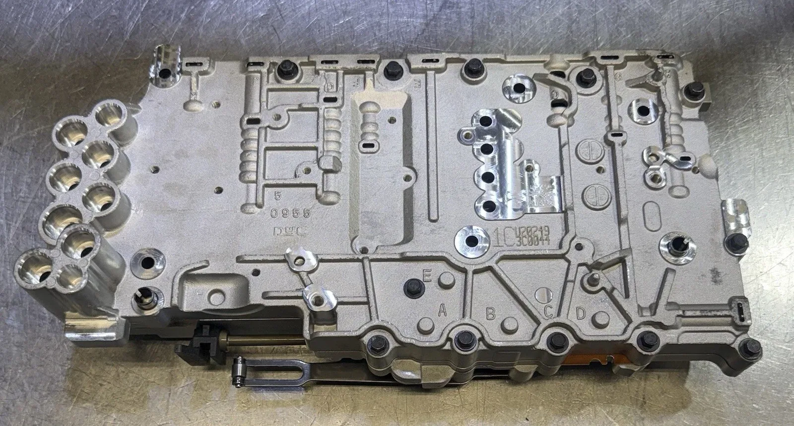 GM 6L80E Valve Body Assembly L20247 image 2
