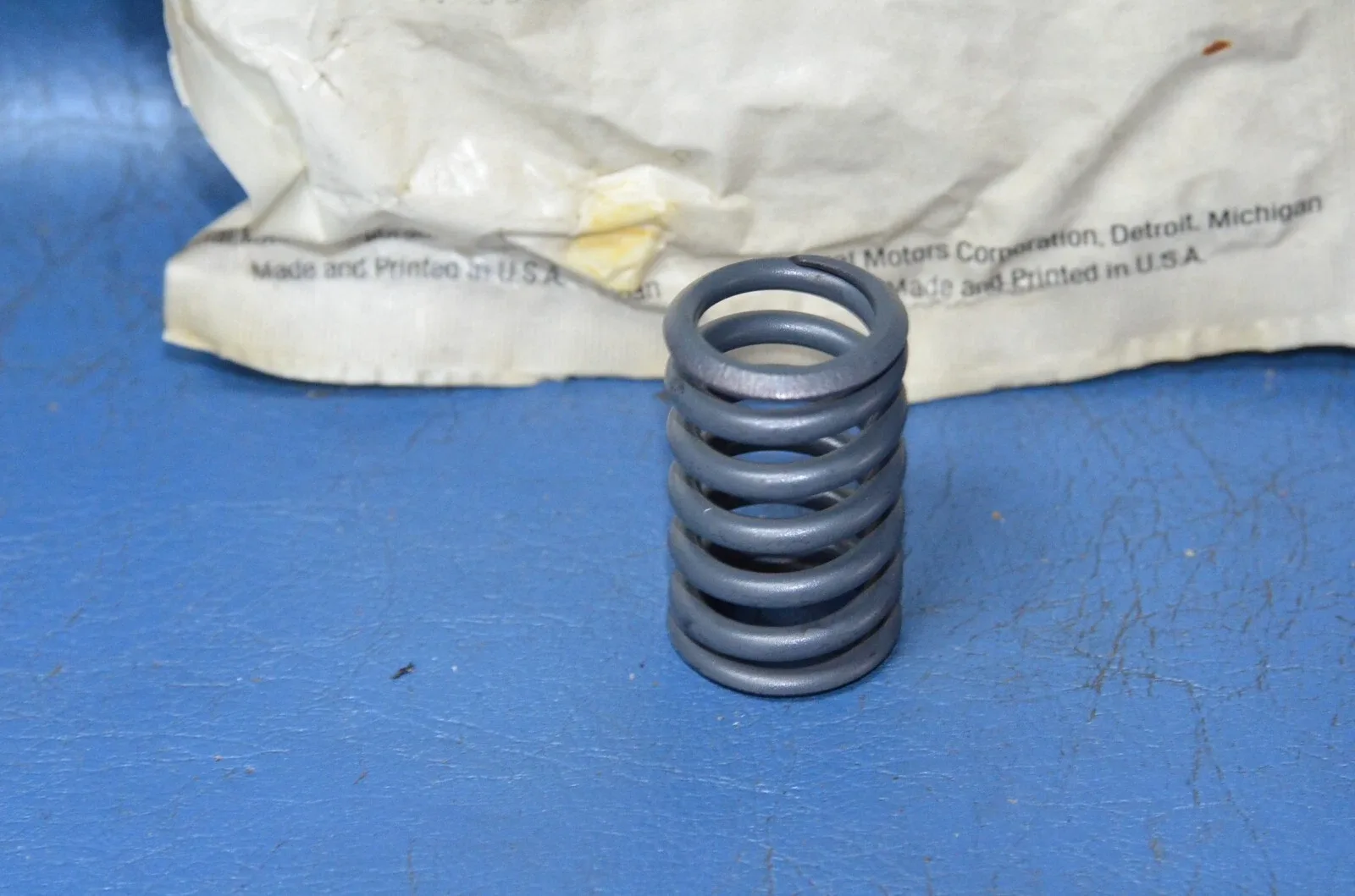 1961-1964 GM Hydra-Matic Stator Control Valve Body Spring - 8622246 image 2