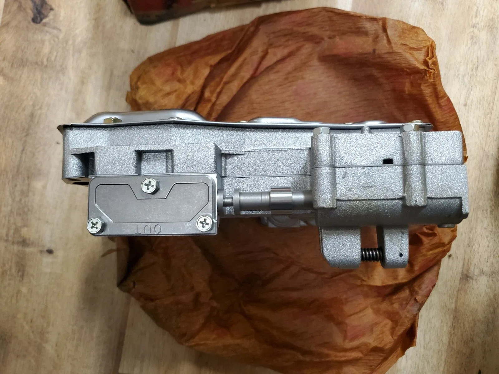 1982-1984 Datsun 810 2.8L LD28 Automatic Transmission Valve Body - 31705-X8705 image 4