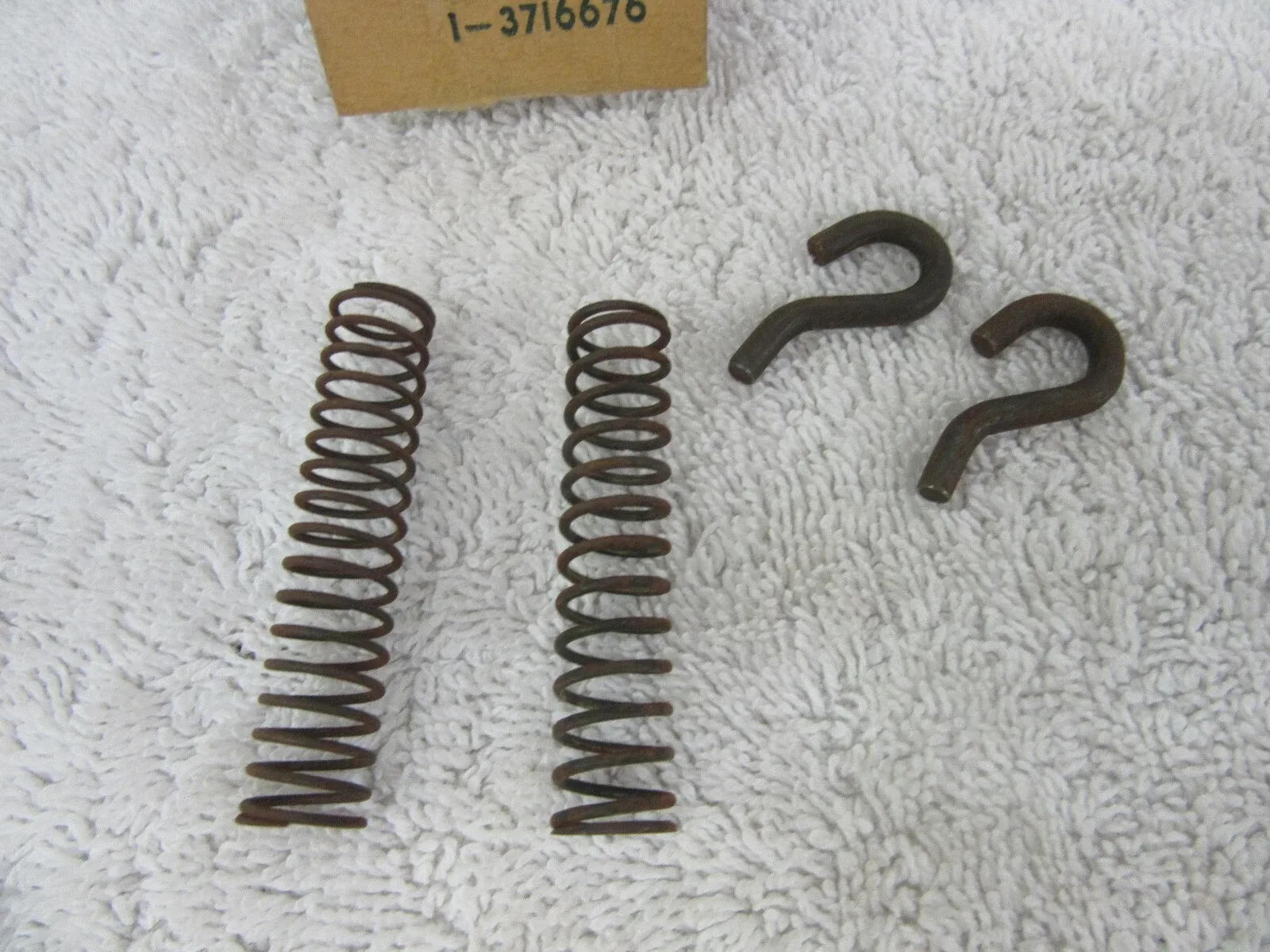 1955 Corvette Cushion Valve Spring & Retainer Unit 3716676 image 2