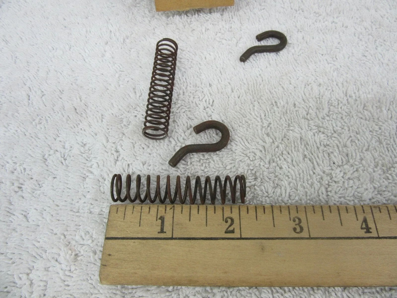 1955 Corvette Cushion Valve Spring & Retainer Unit 3716676 image 4