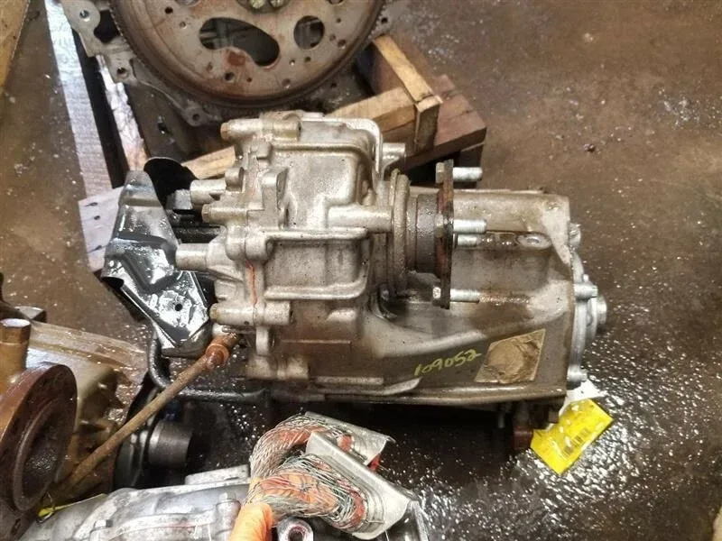 2007-2013 Toyota Tundra 5.7L Transfer Case OEM image 3