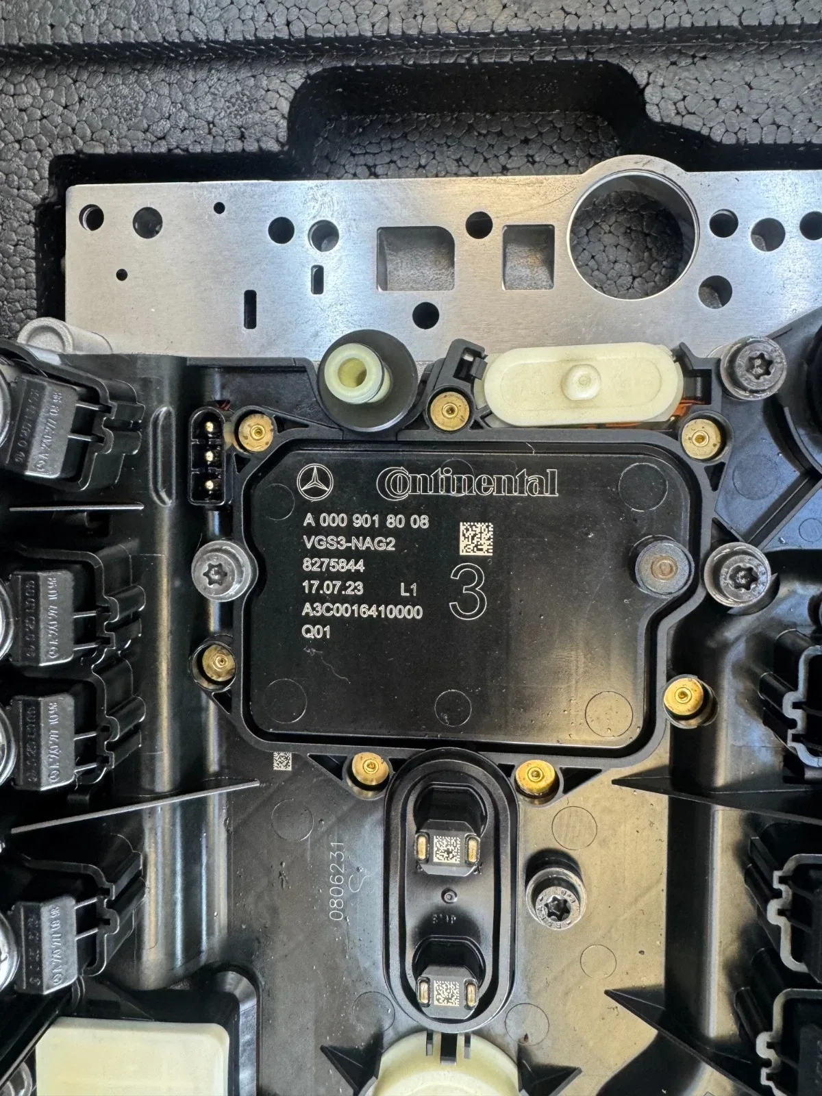 Mercedes-Benz Valve Body 220-270-27-06-87 Electrohydraulic image 3
