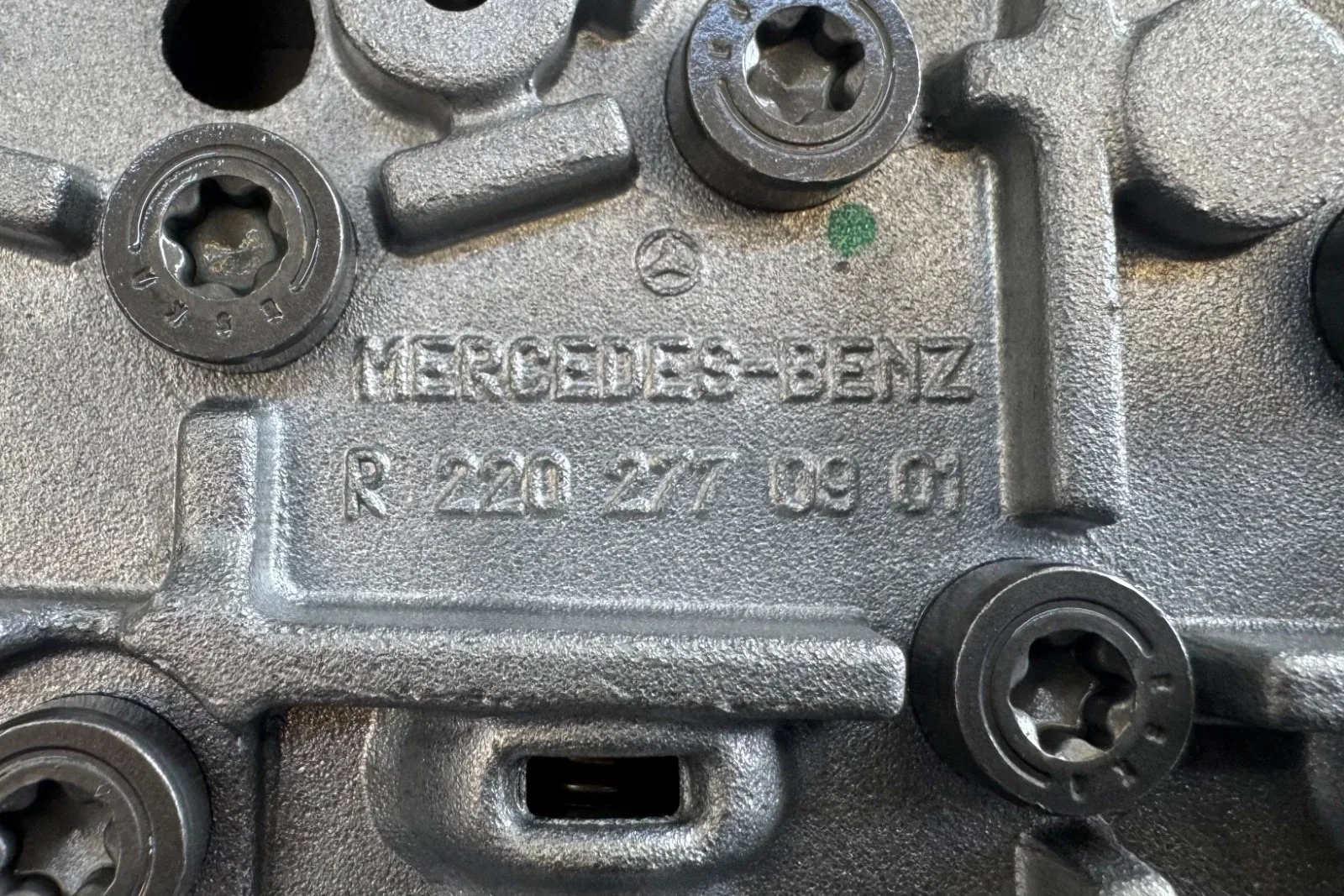 Mercedes-Benz Valve Body 220-270-27-06-87 Electrohydraulic image 4