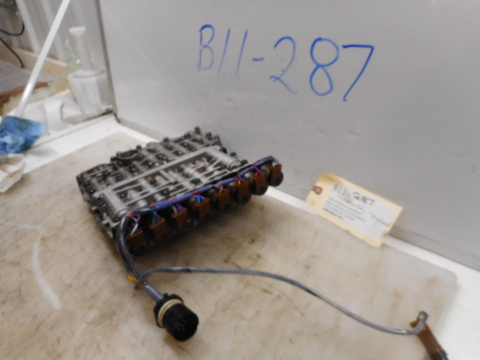 1994 BMW 740i Valve Body - 8 Solenoids image 3