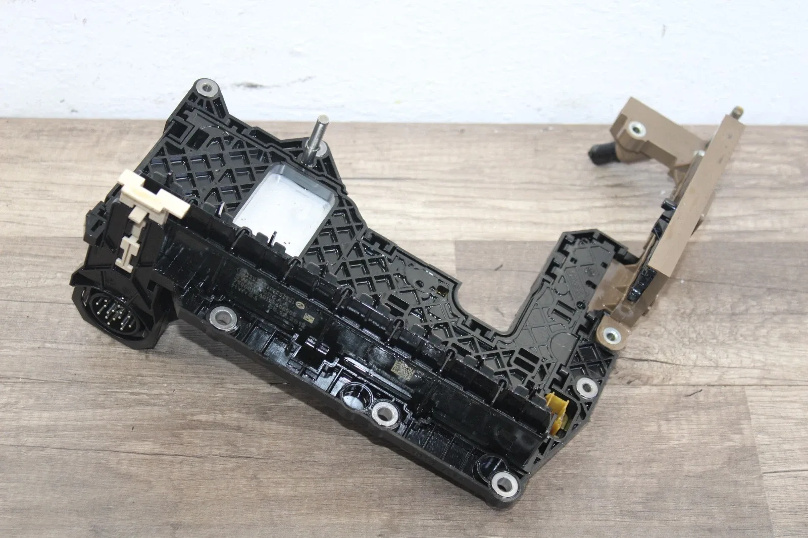 2009-2012 BMW 750i / 750Li Automatic Transmission Mechatronics Plate TCU 6058007111 image 2
