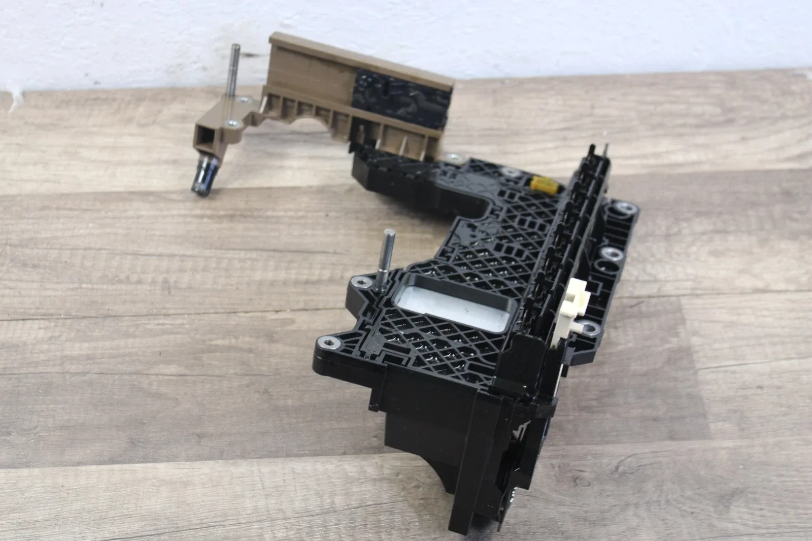 2009-2012 BMW 750i / 750Li Automatic Transmission Mechatronics Plate TCU 6058007111 image 3