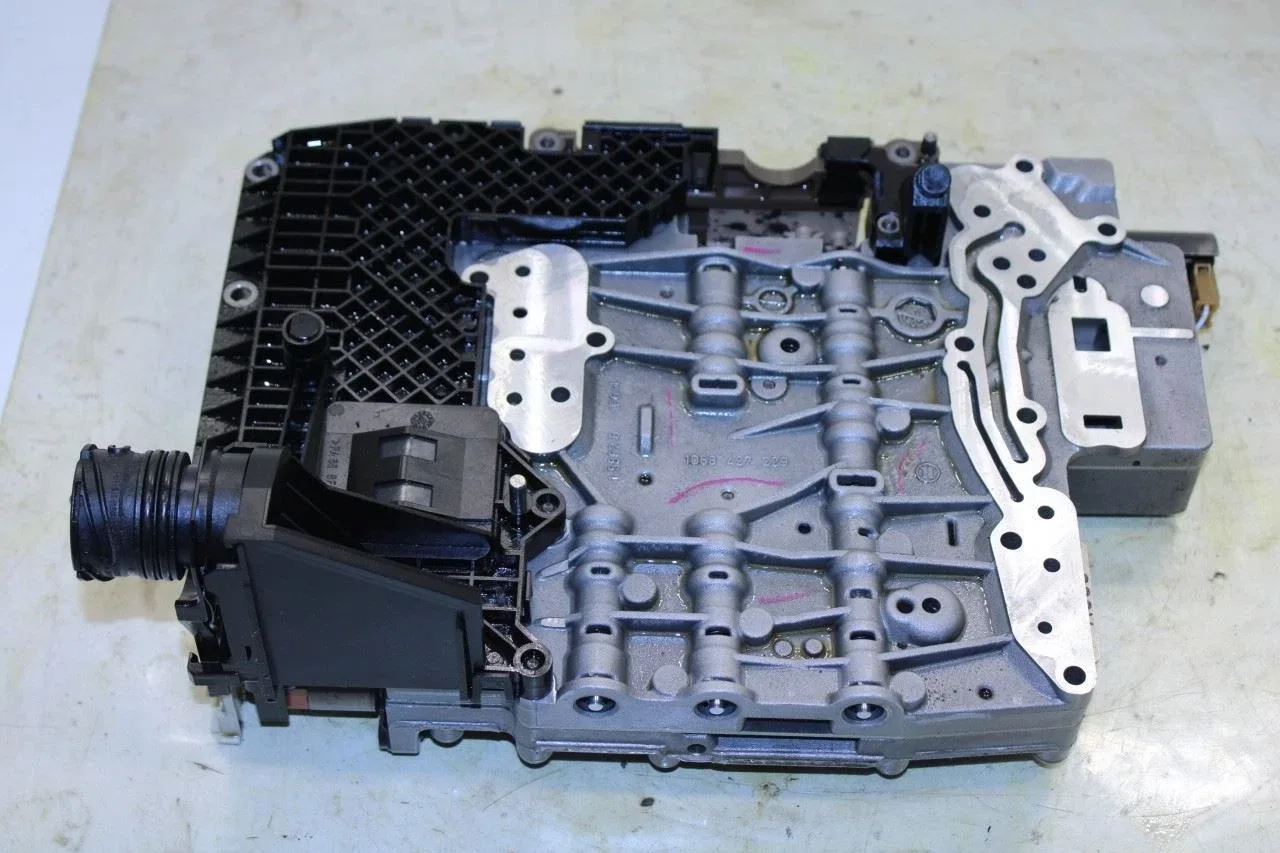 2010-2012 Jaguar XF 5.0L Automatic Transmission Valve Body C2D19587 image 2
