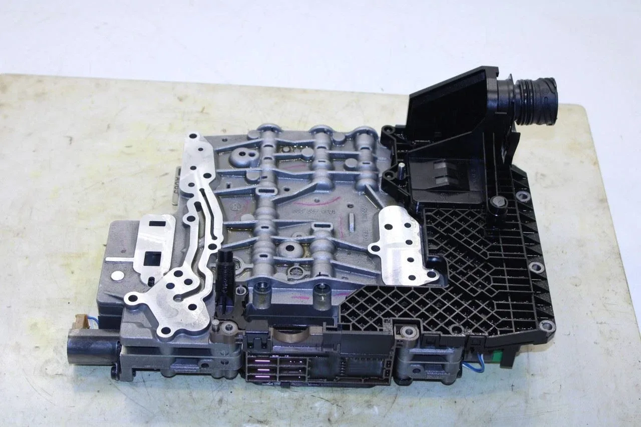 2010-2012 Jaguar XF 5.0L Automatic Transmission Valve Body C2D19587 image 3