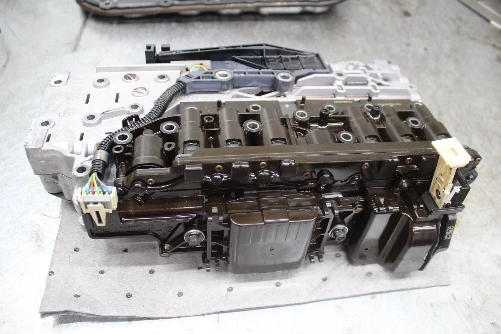2007-2010 BMW X3 E83 Transmission Valve Body Mechatronic (GA-6L45) MPN 6002Z0C170REV.2