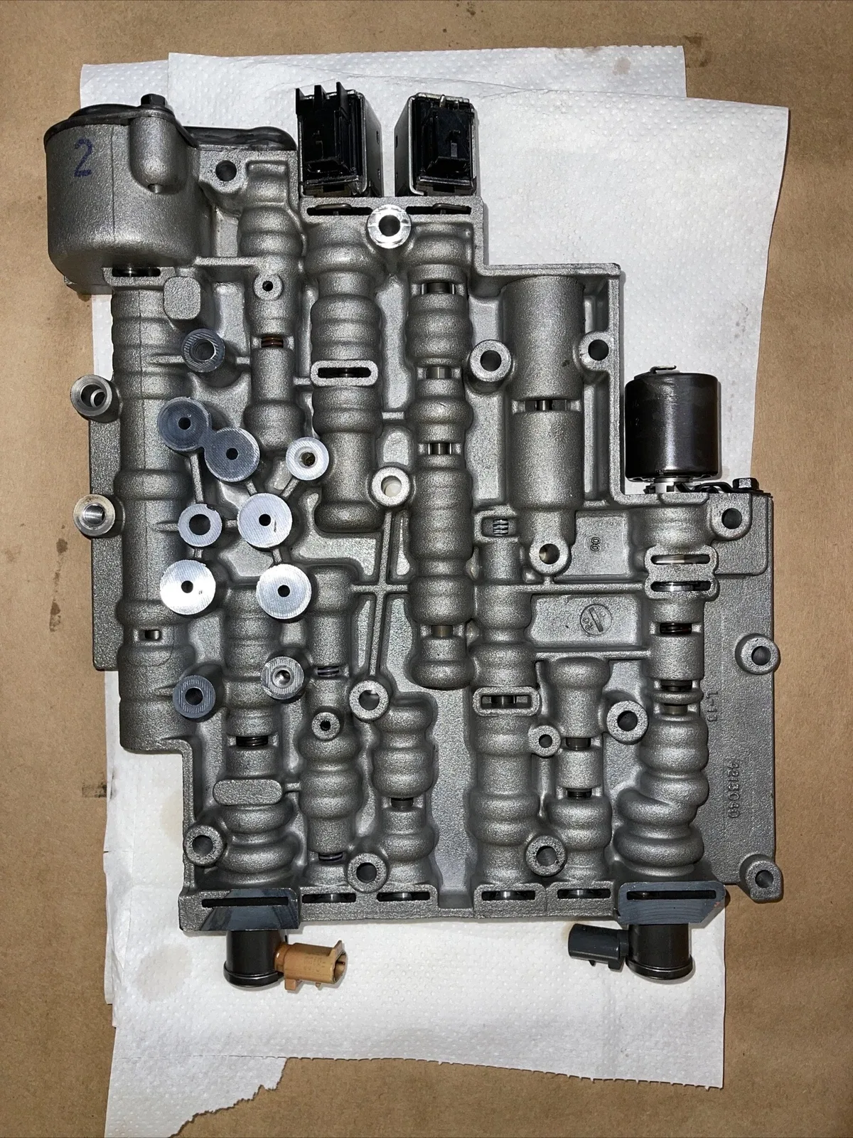 2000 Chevrolet GM Cast Valve Body image 2