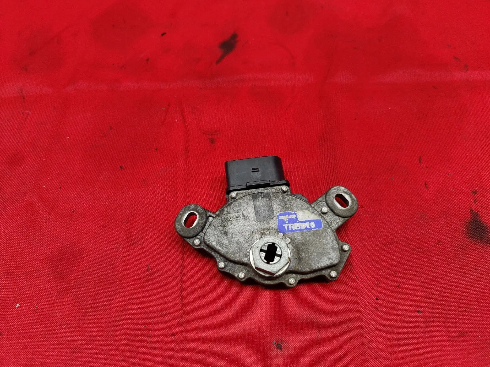 2011-2018 Porsche Cayenne / Panamera Neutral Safety Switch Solenoid (Valve Body) image 2
