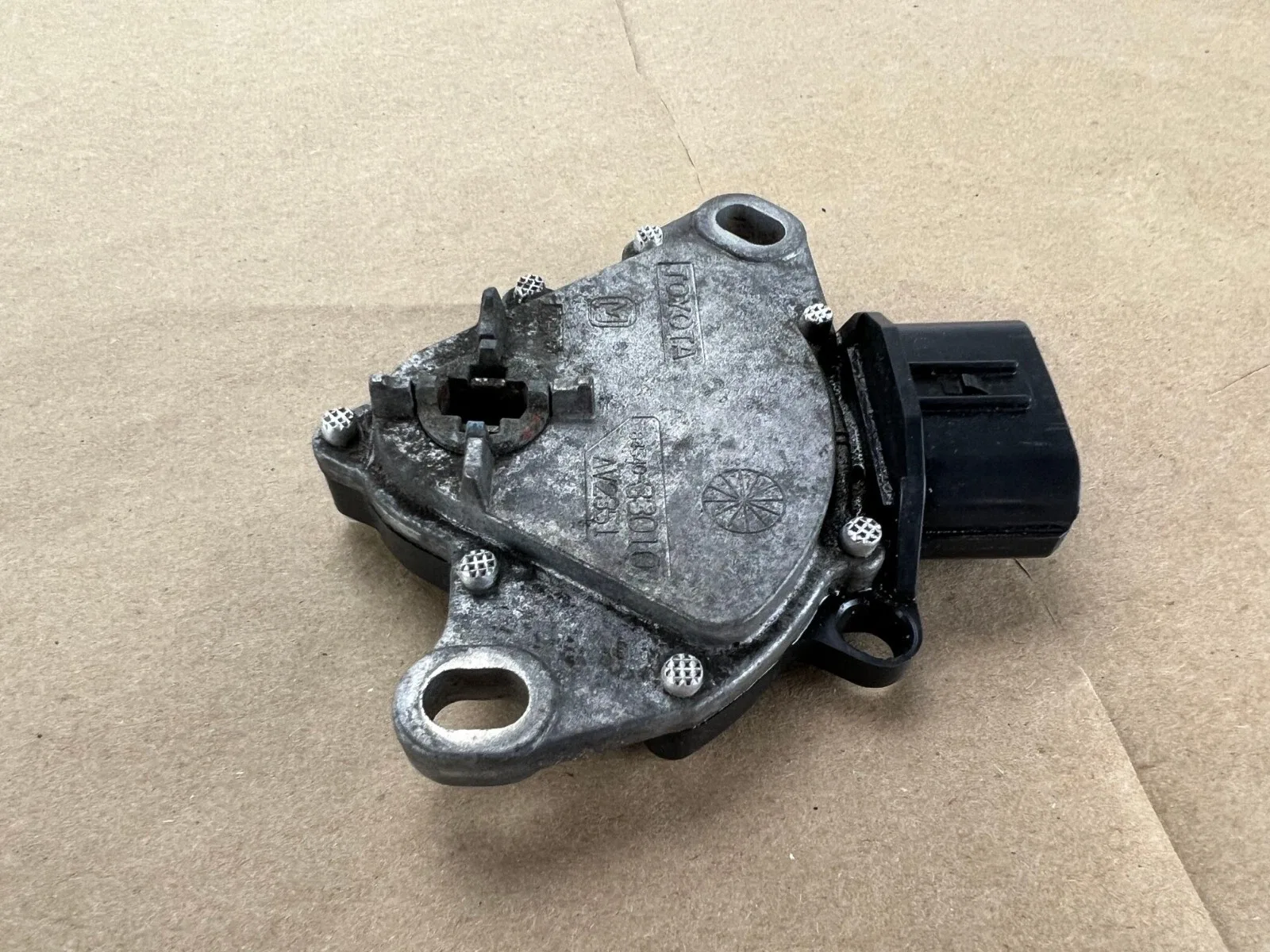 2015-2021 Lexus NX 200t Automatic Transmission Gear Position Sensor / Valve Body (MPN 3350) image 2