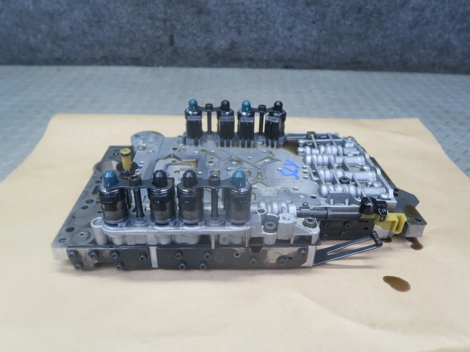 2013 Mercedes SL550 (R231) 722.909 Transmission Valve Body A 2122770001 image 4