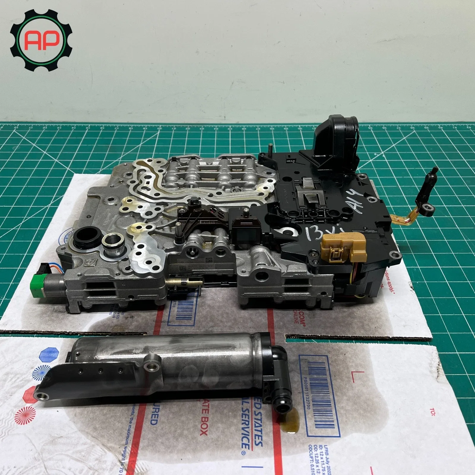 2013-2015 Jaguar XJ 3.0L RWD 8-Speed Automatic Valve Body OEM image 2