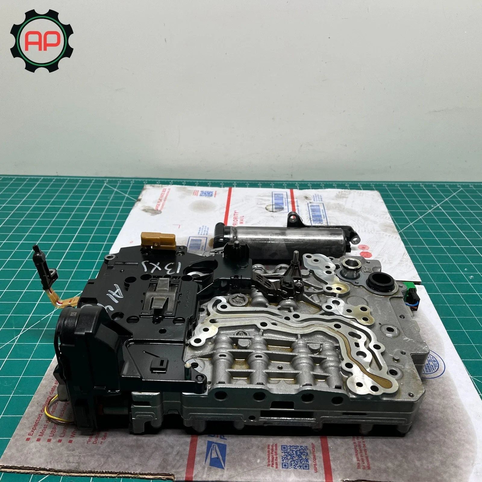 2013-2015 Jaguar XJ 3.0L RWD 8-Speed Automatic Valve Body OEM image 4