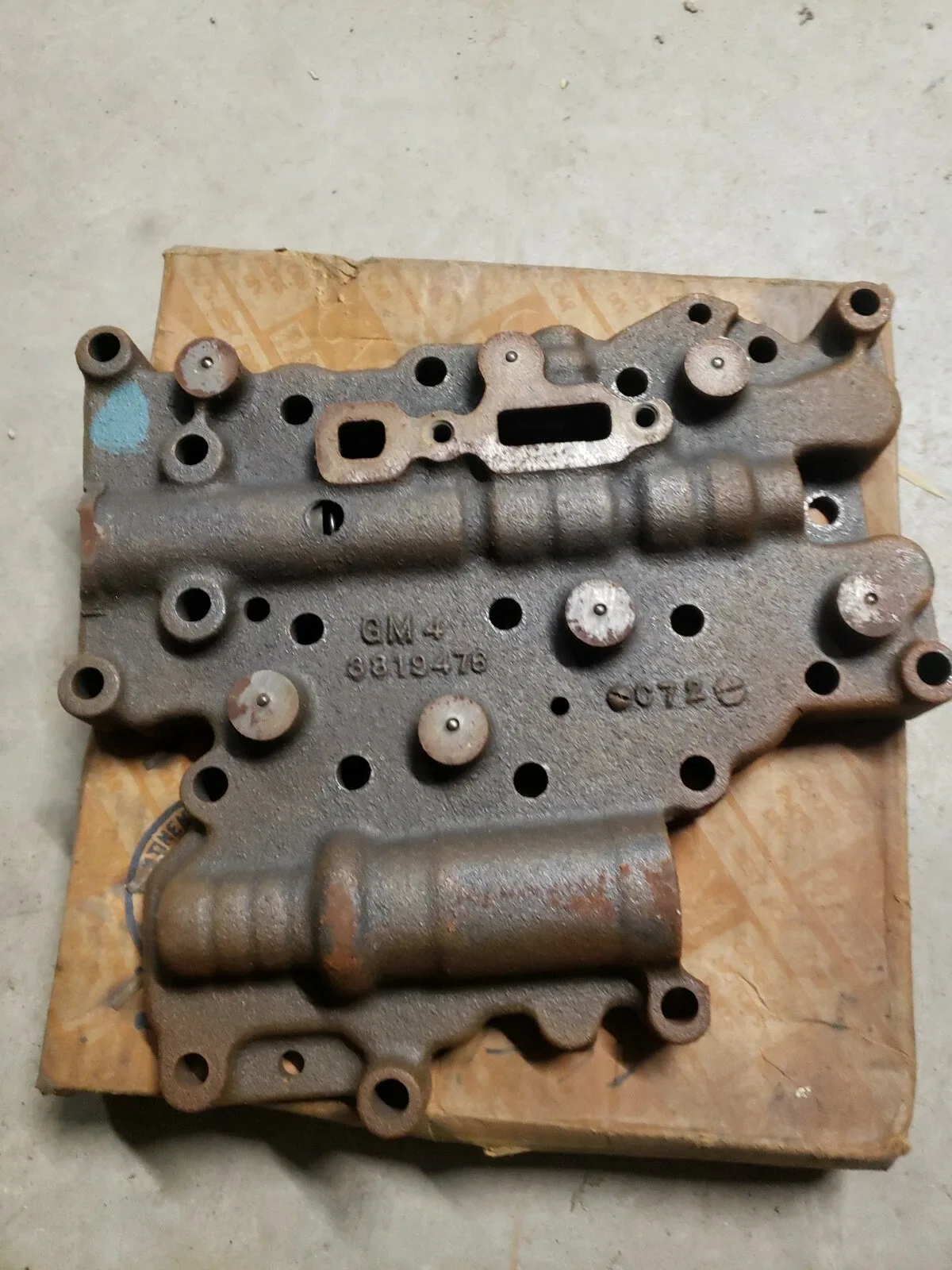 NOS GM 3819472 TRANS LOWER VALVE BODY ASSEMBLY image 3