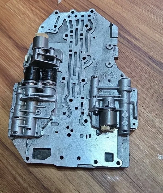 Land Rover Discovery 2 Transmission Valve Body Solenoid Block ZF 4HP22 image 3