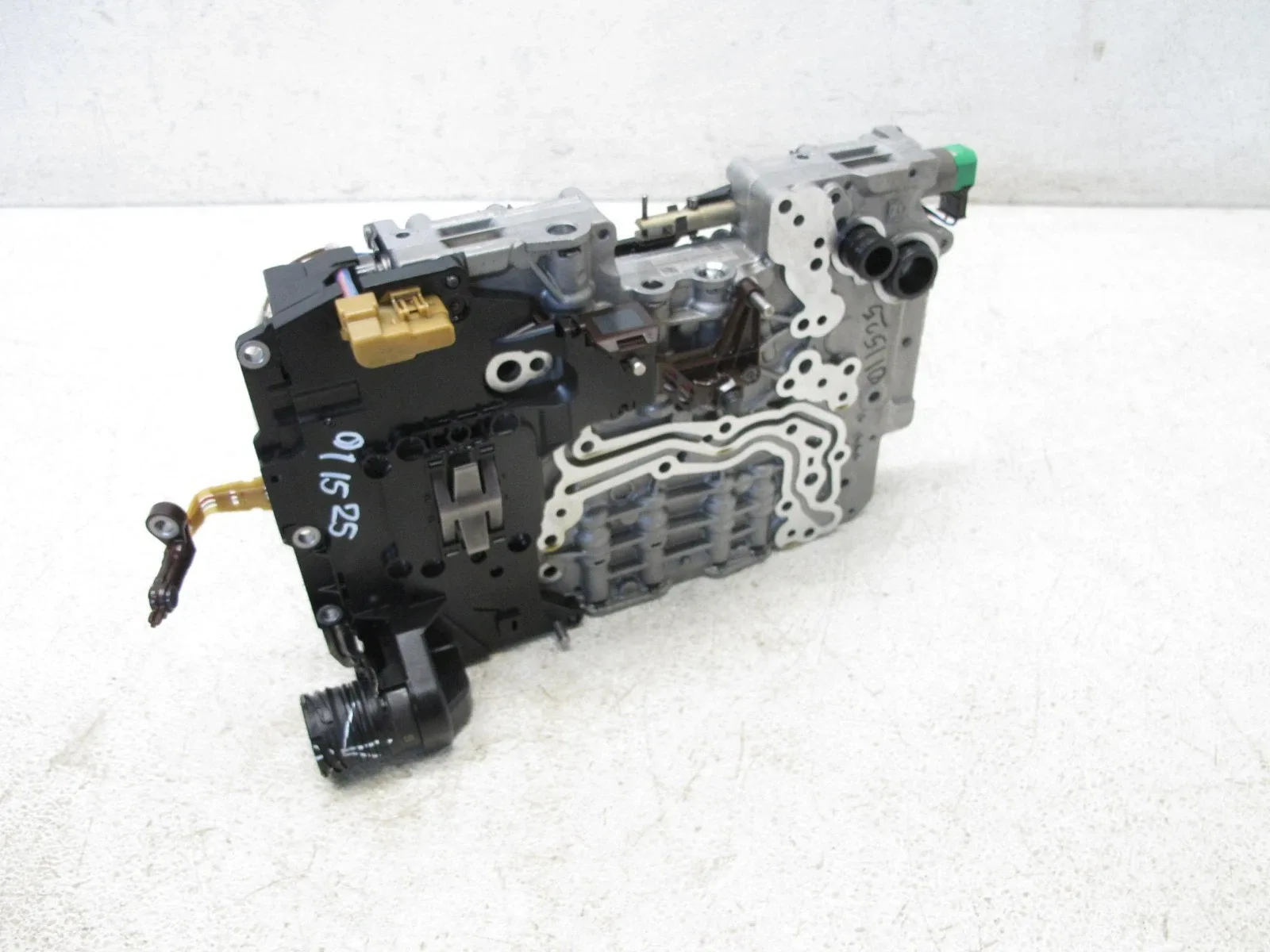 12-18 BMW F30 328i 428i X3 X4 A/T MECHATRONIC TRANSMISSION VALVE BODY OEM 011525 image 3