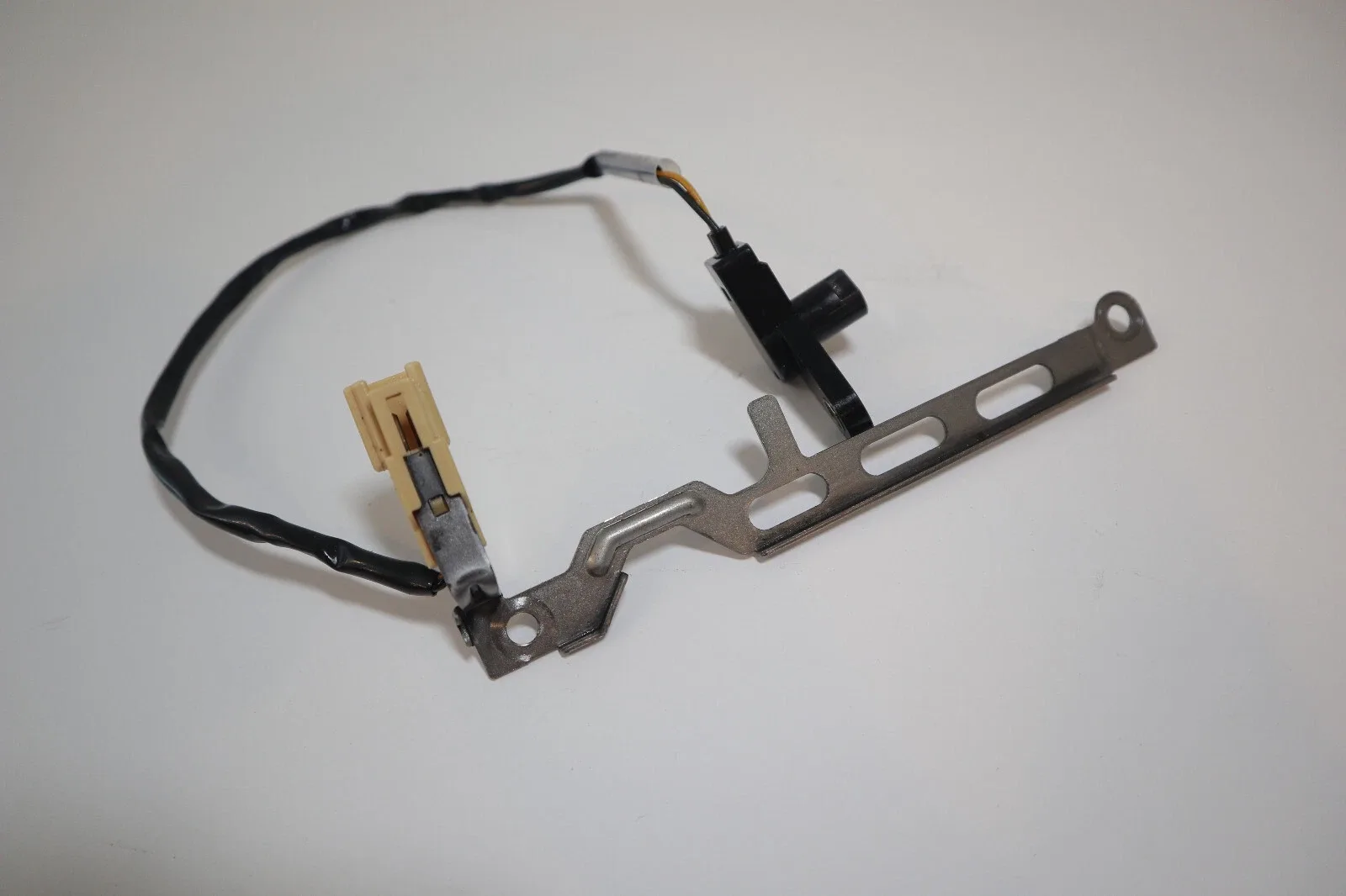 2003-2006 Porsche Cayenne Transmission Valve Body Wiring image 2